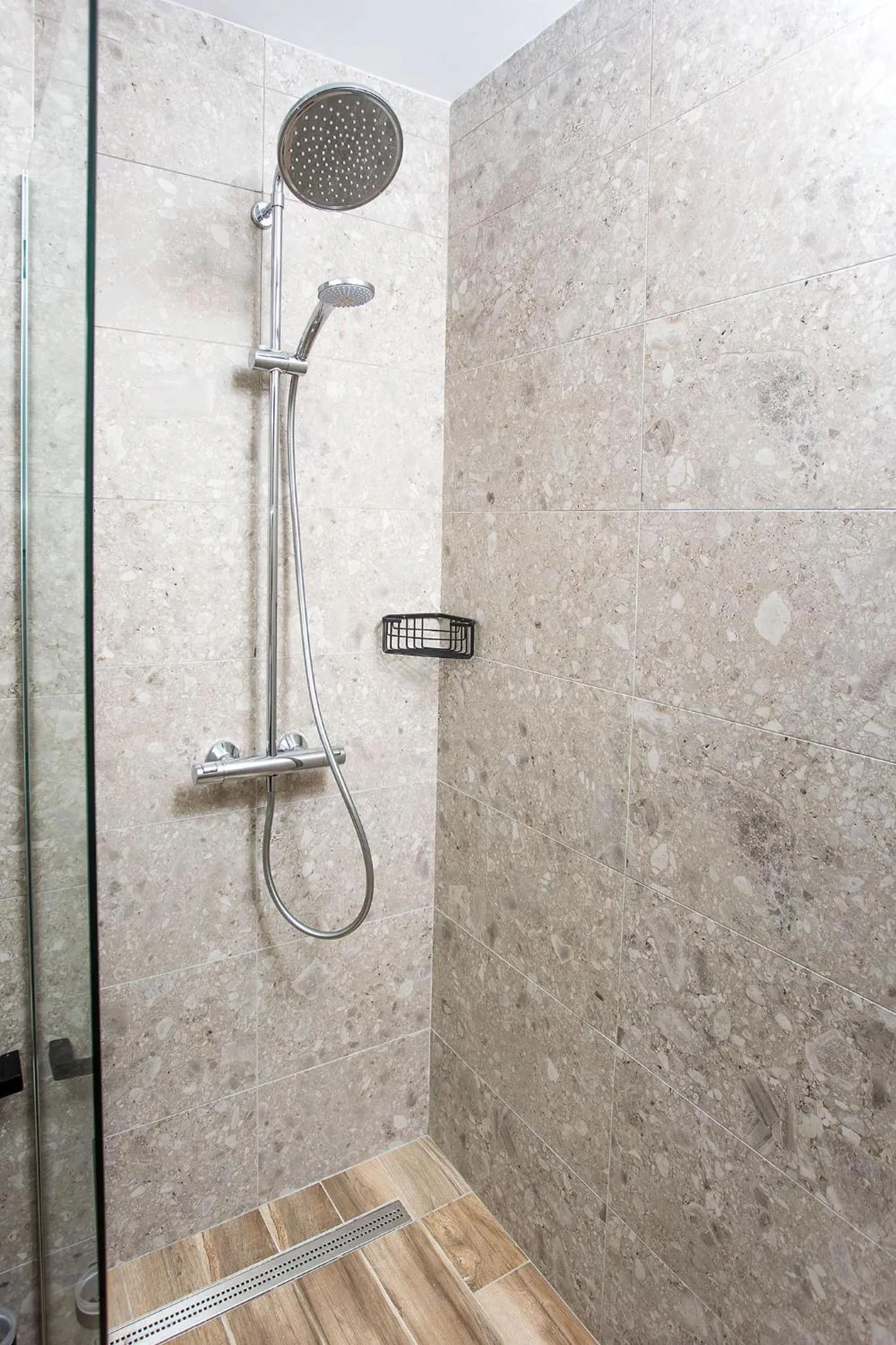 Shower in Olive Villas Beach Hotel