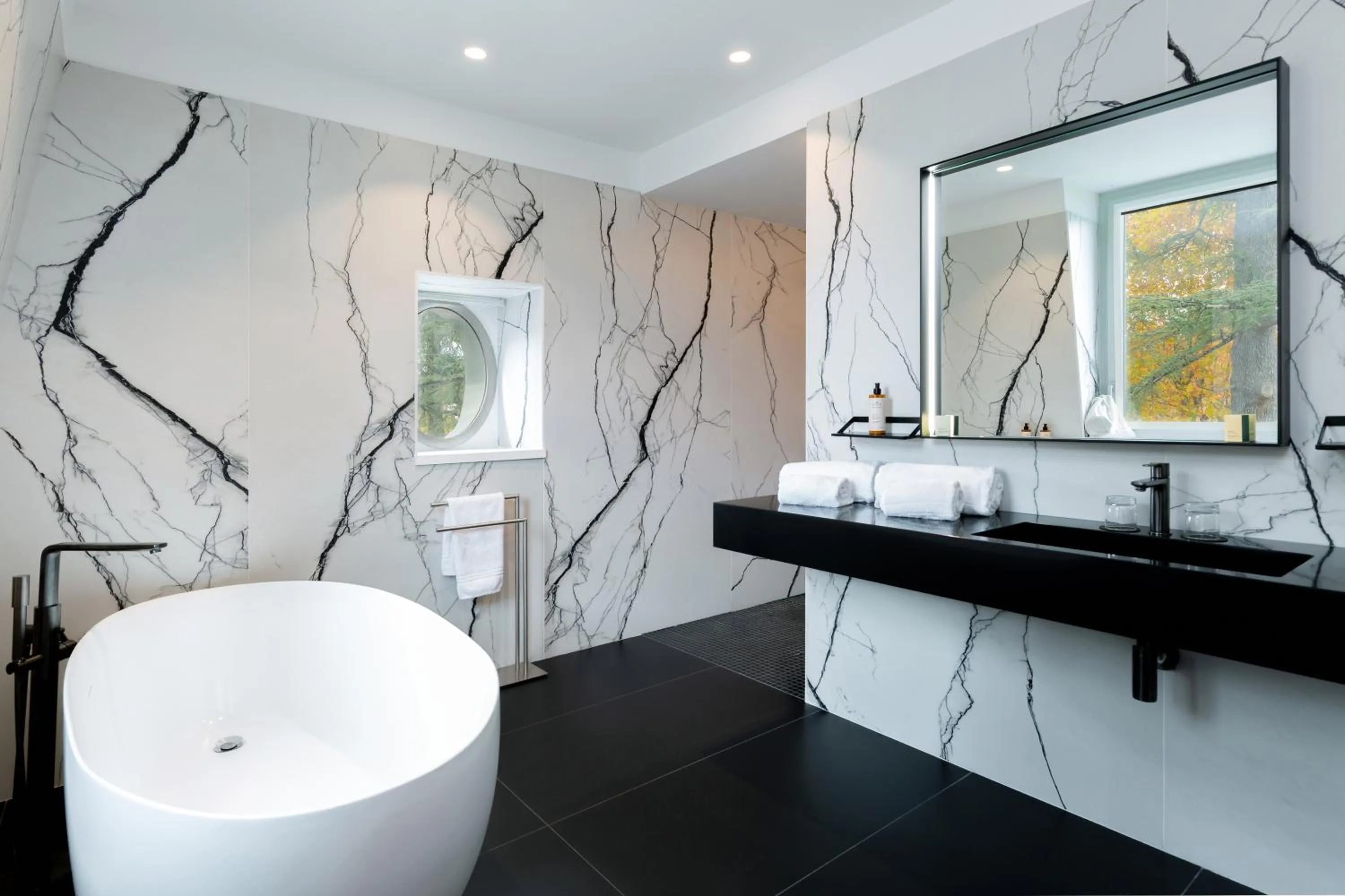 Bathroom in Hôtel Spa Restaurant Villa Castellane