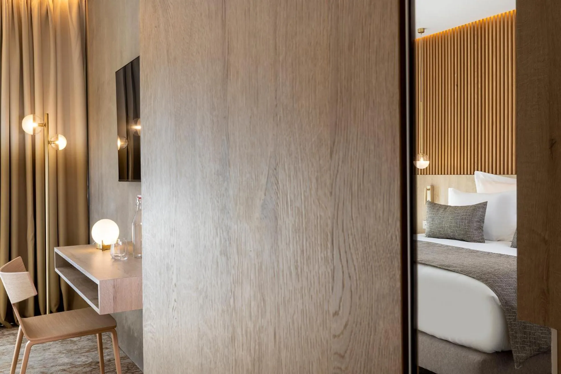 Bed in Hôtel Spa Restaurant Villa Castellane