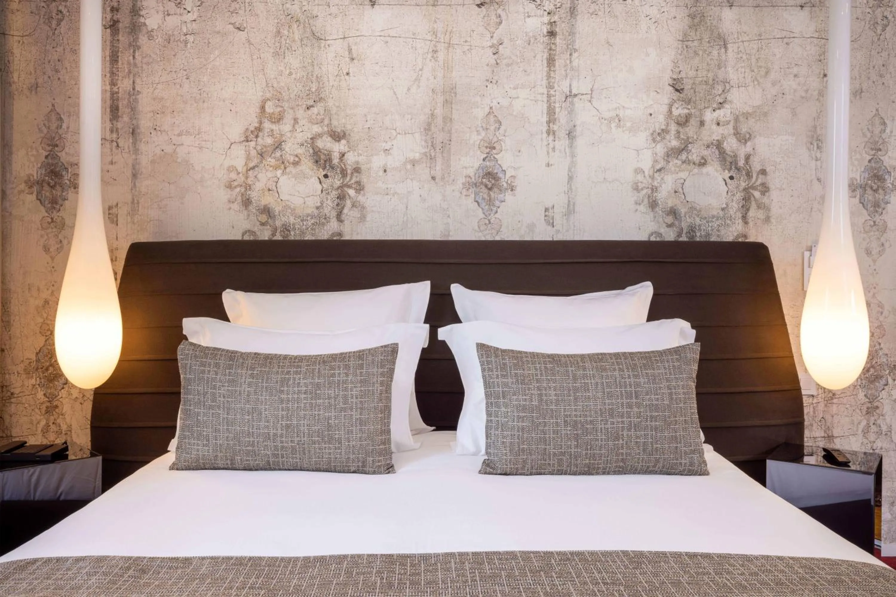 Bed in Hôtel Spa Restaurant Villa Castellane