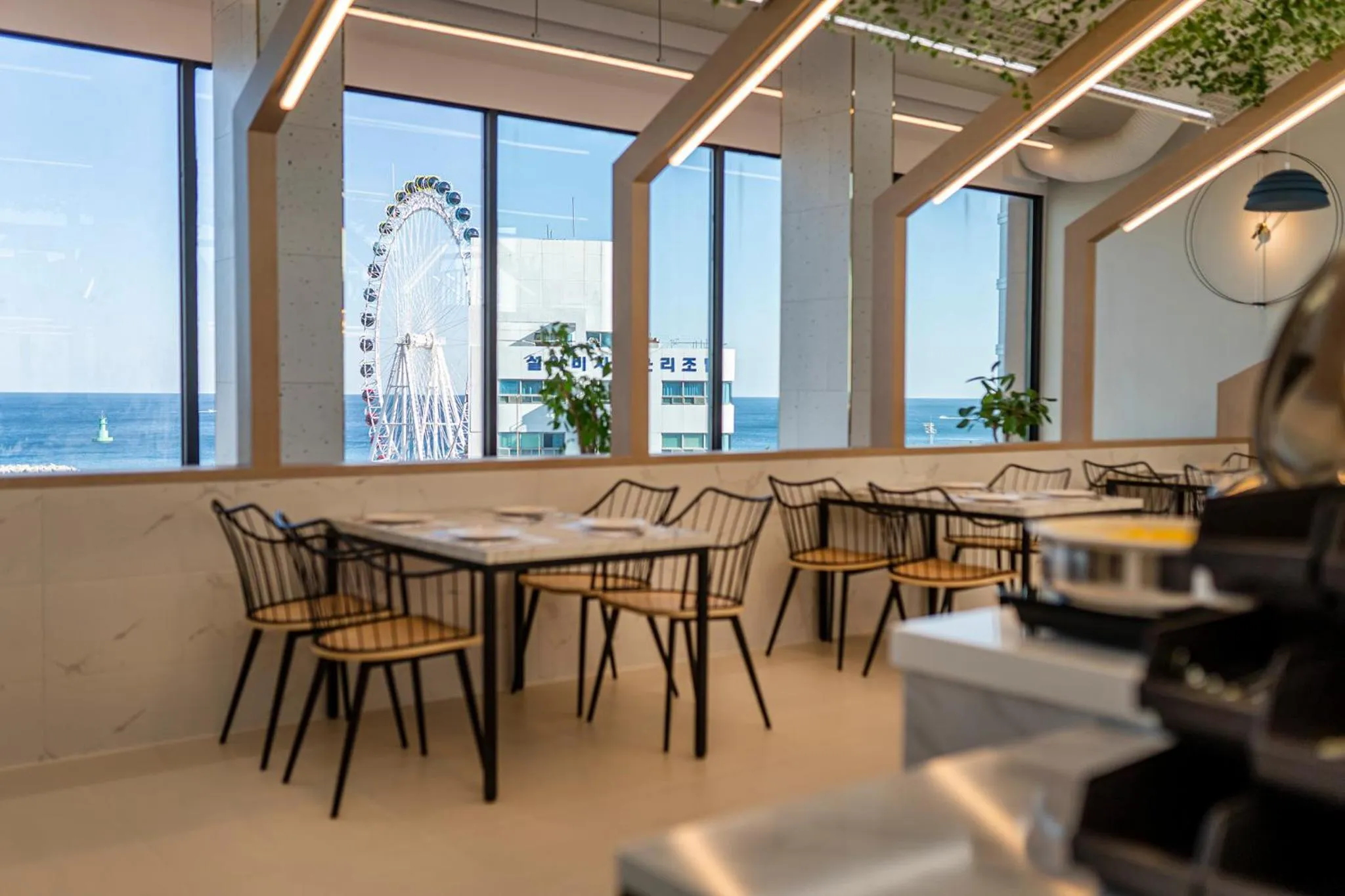 Restaurant/places to eat in Sokcho Good Morning Hotel and Resort