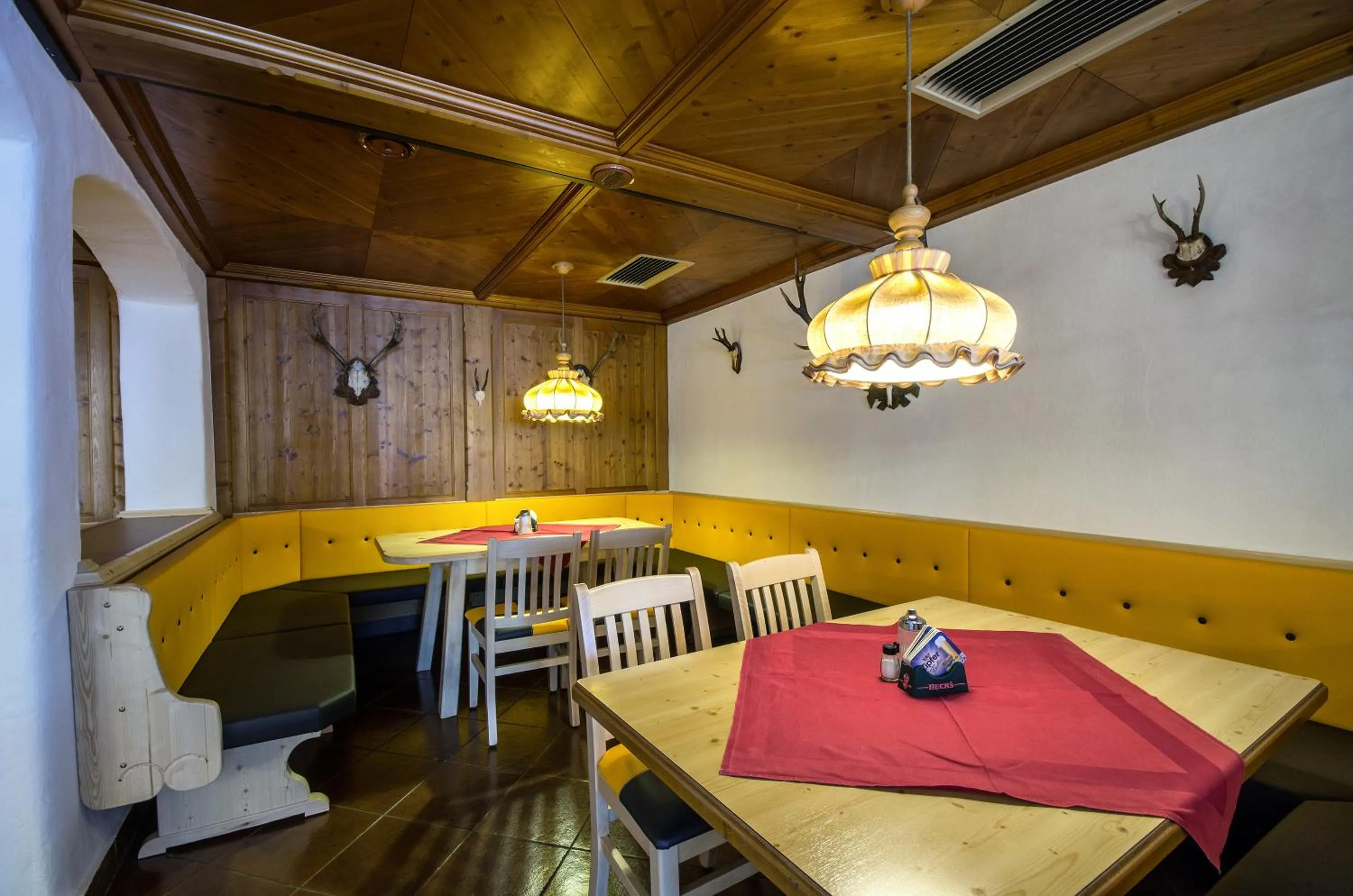 Restaurant/places to eat in Gasthof Hauserwirt