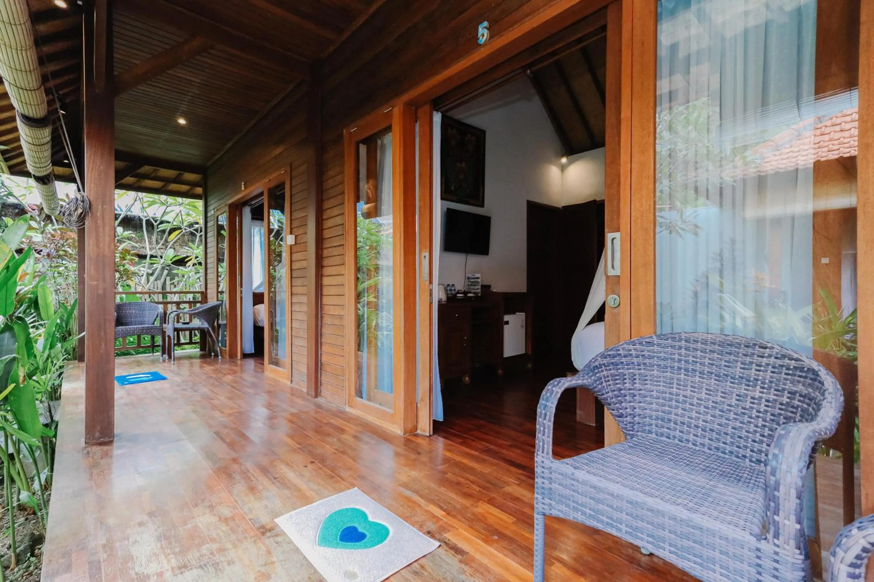 Balcony/Terrace in The Lavana Jhonny Kibung Villas Lembongan