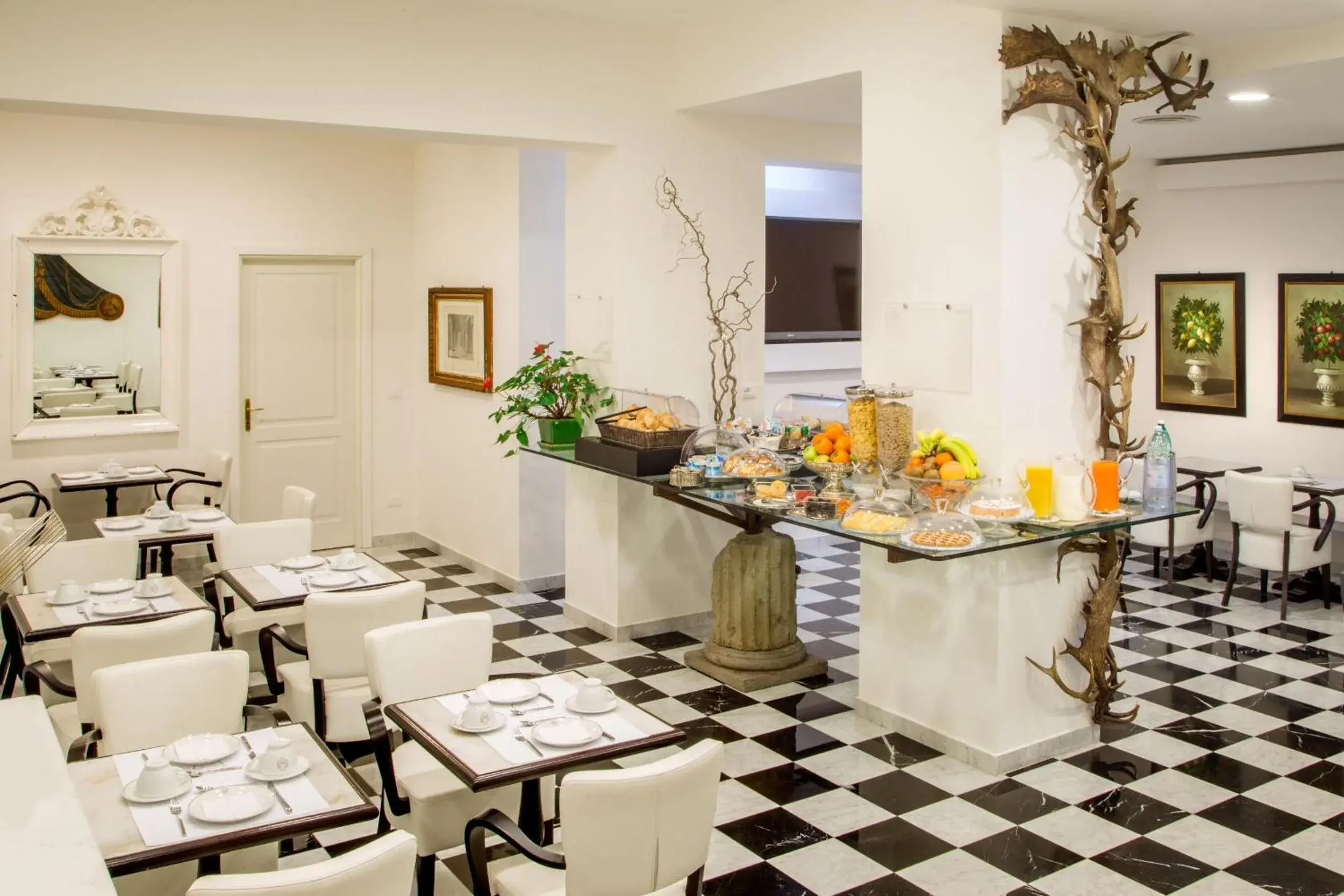 Restaurant/places to eat in Arcom Palace Restaurant/places to eat in Arcom Palace