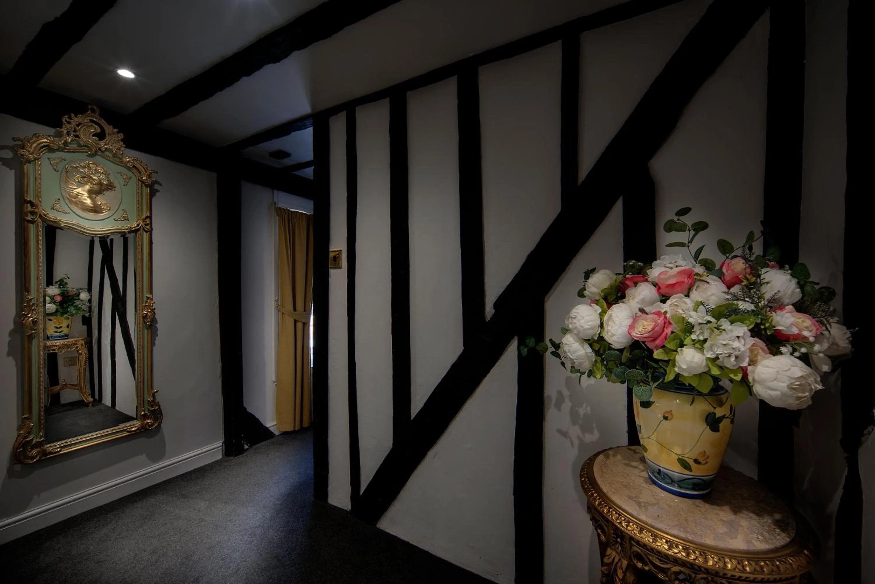 Decorative detail in Stone Court House