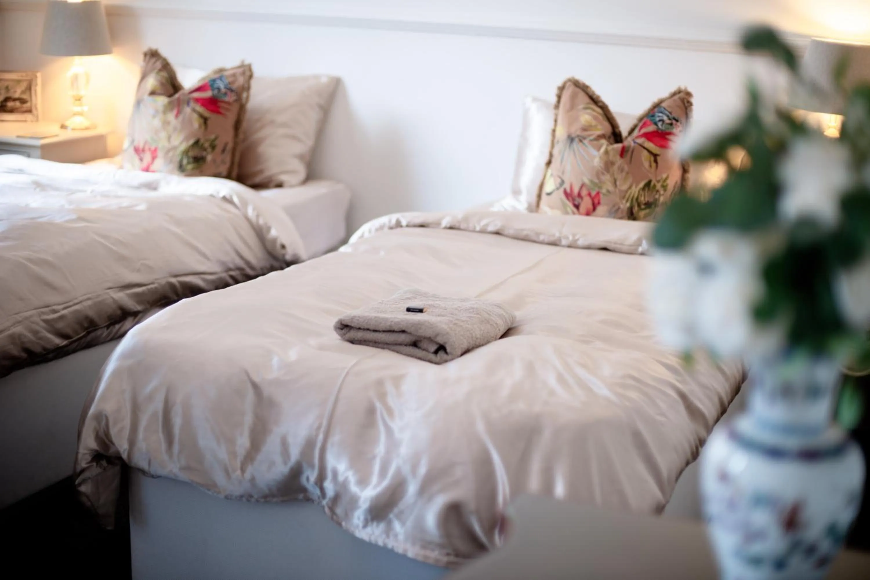 Bedroom, Bed in Stone Court House