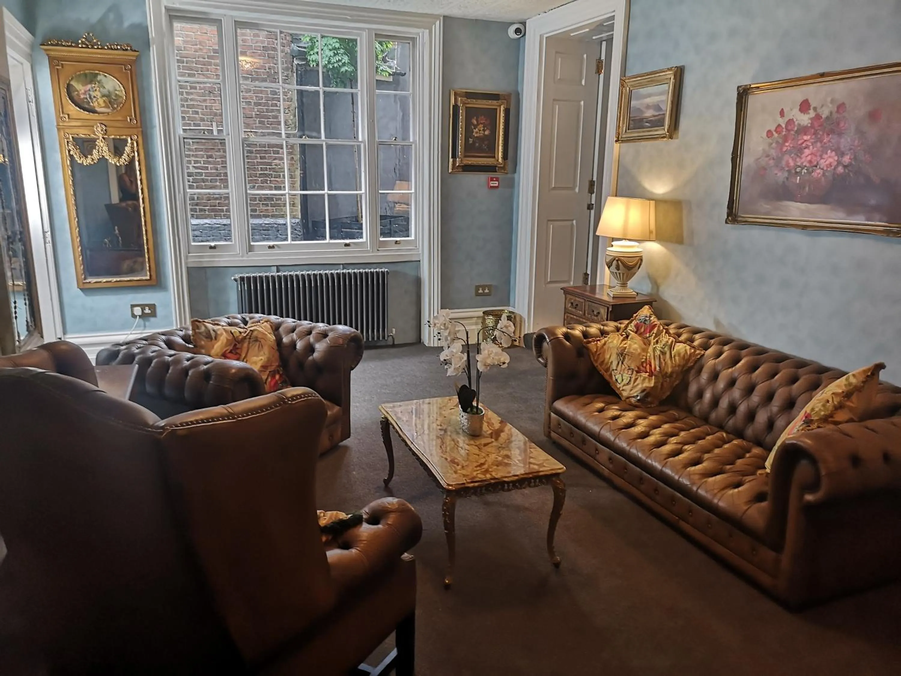 Living room in Stone Court House