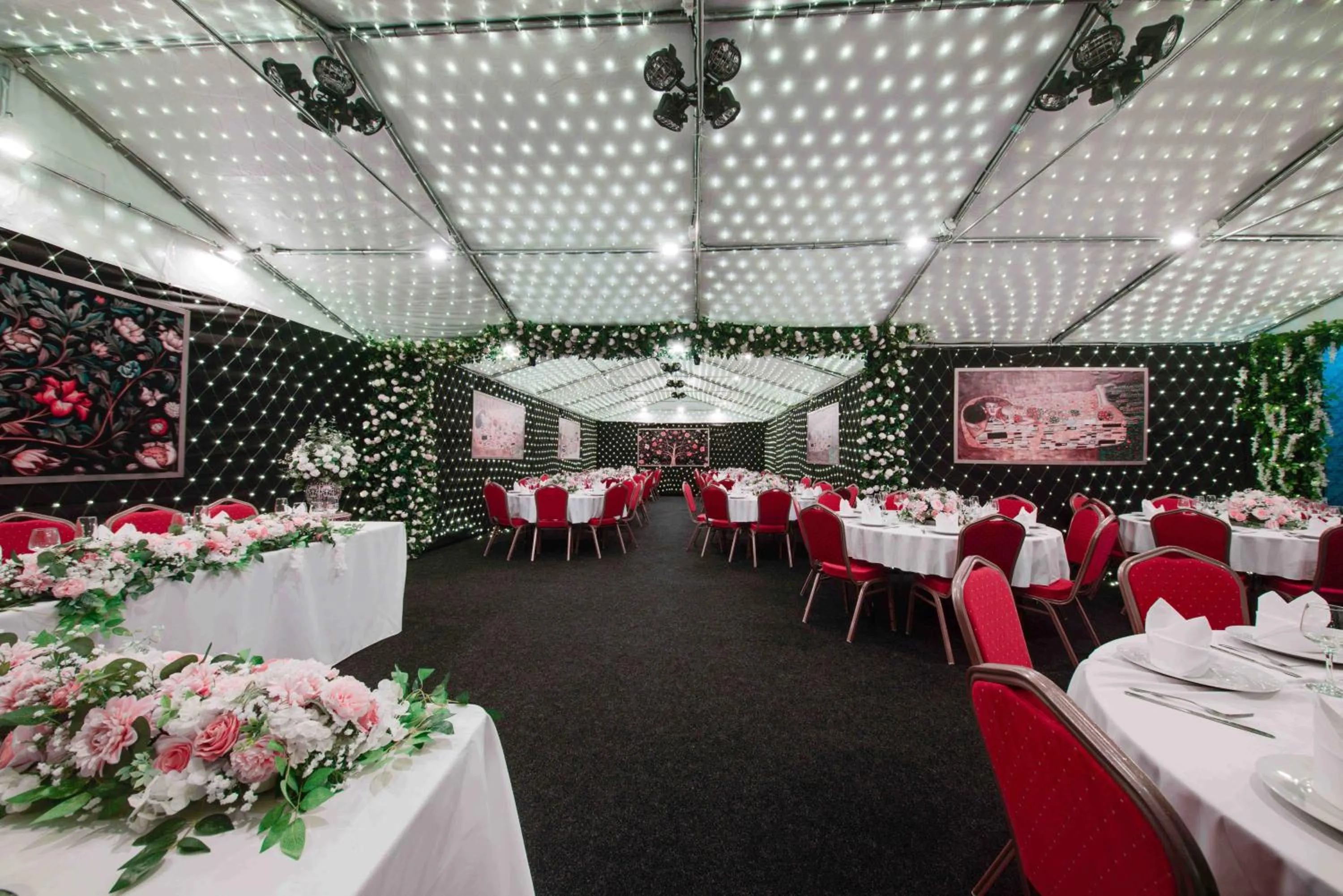 Banquet/Function facilities in Stone Court House