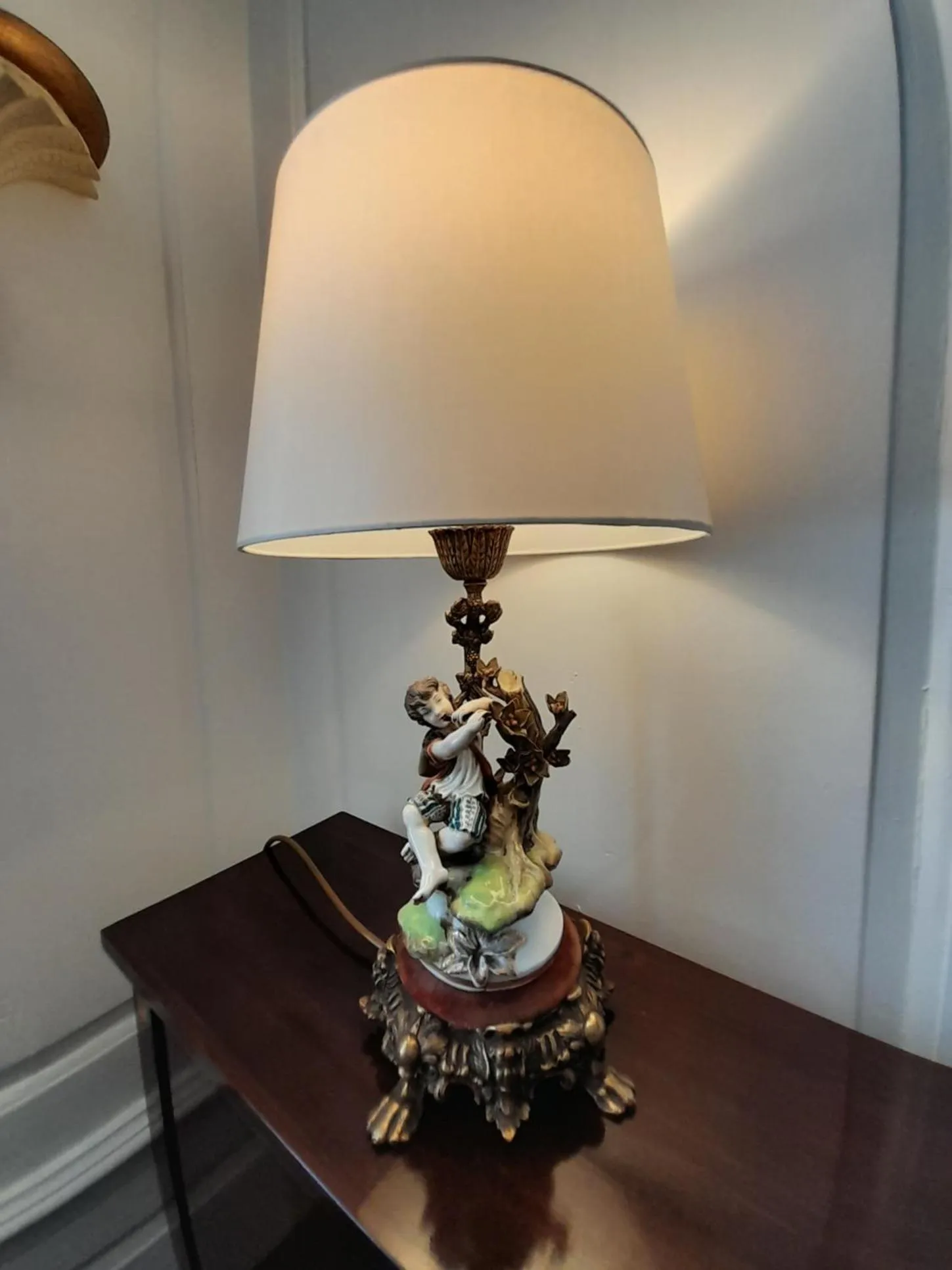 Living room in Stone Court House