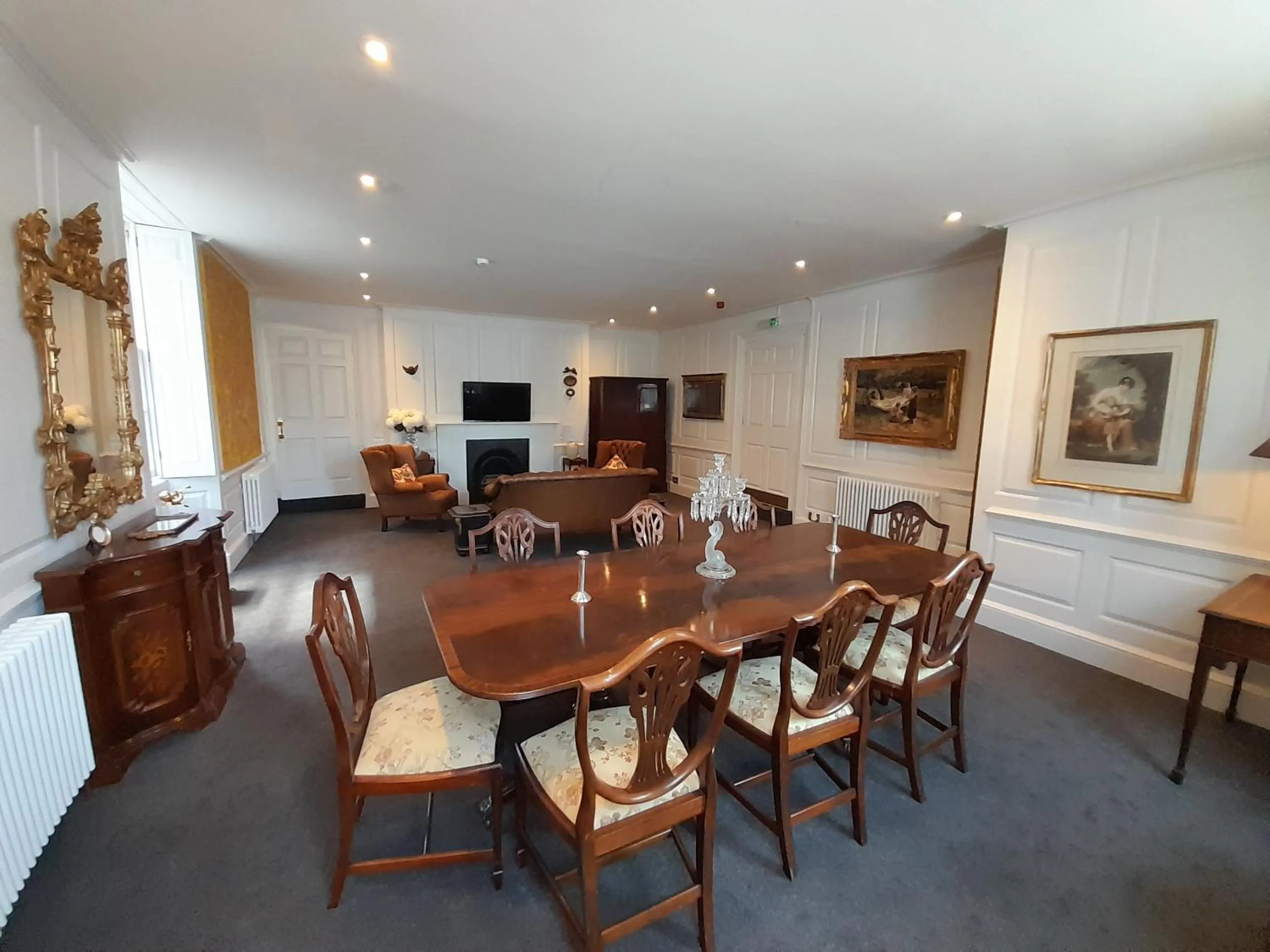 Communal lounge/ TV room in Stone Court House