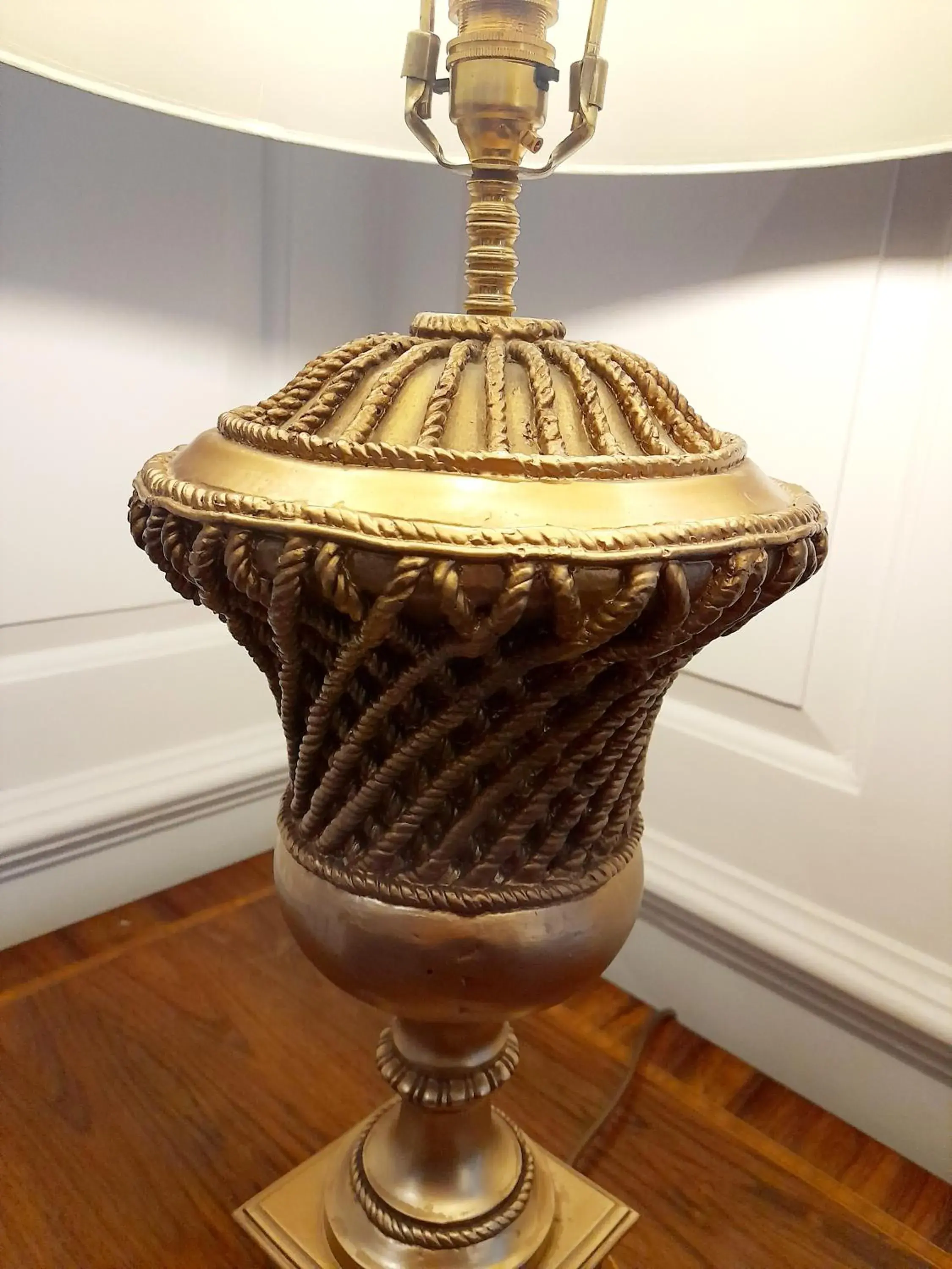 Property building in Stone Court House Property building in Stone Court House