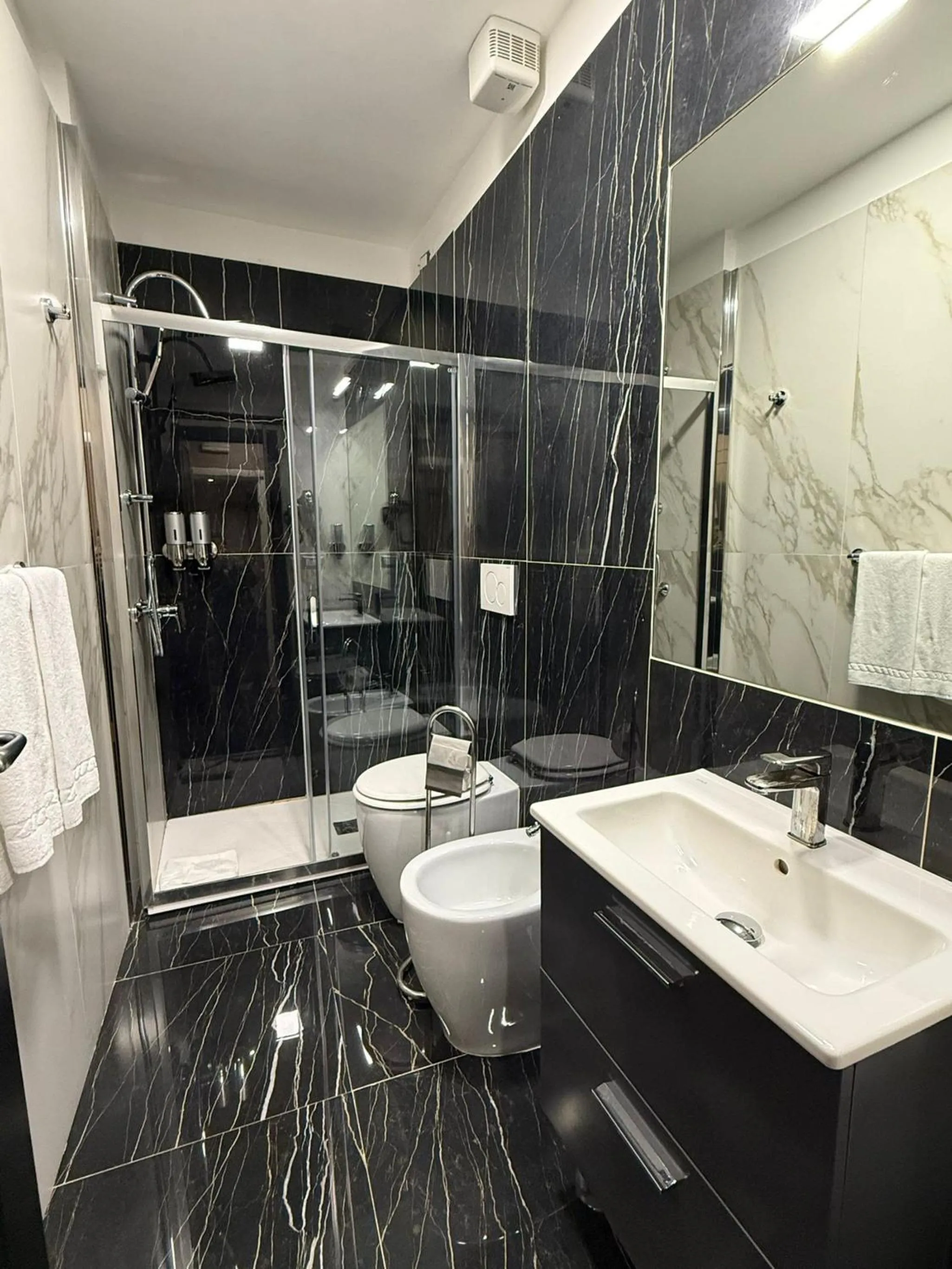 Relais Fontana Di Trevi Hotel