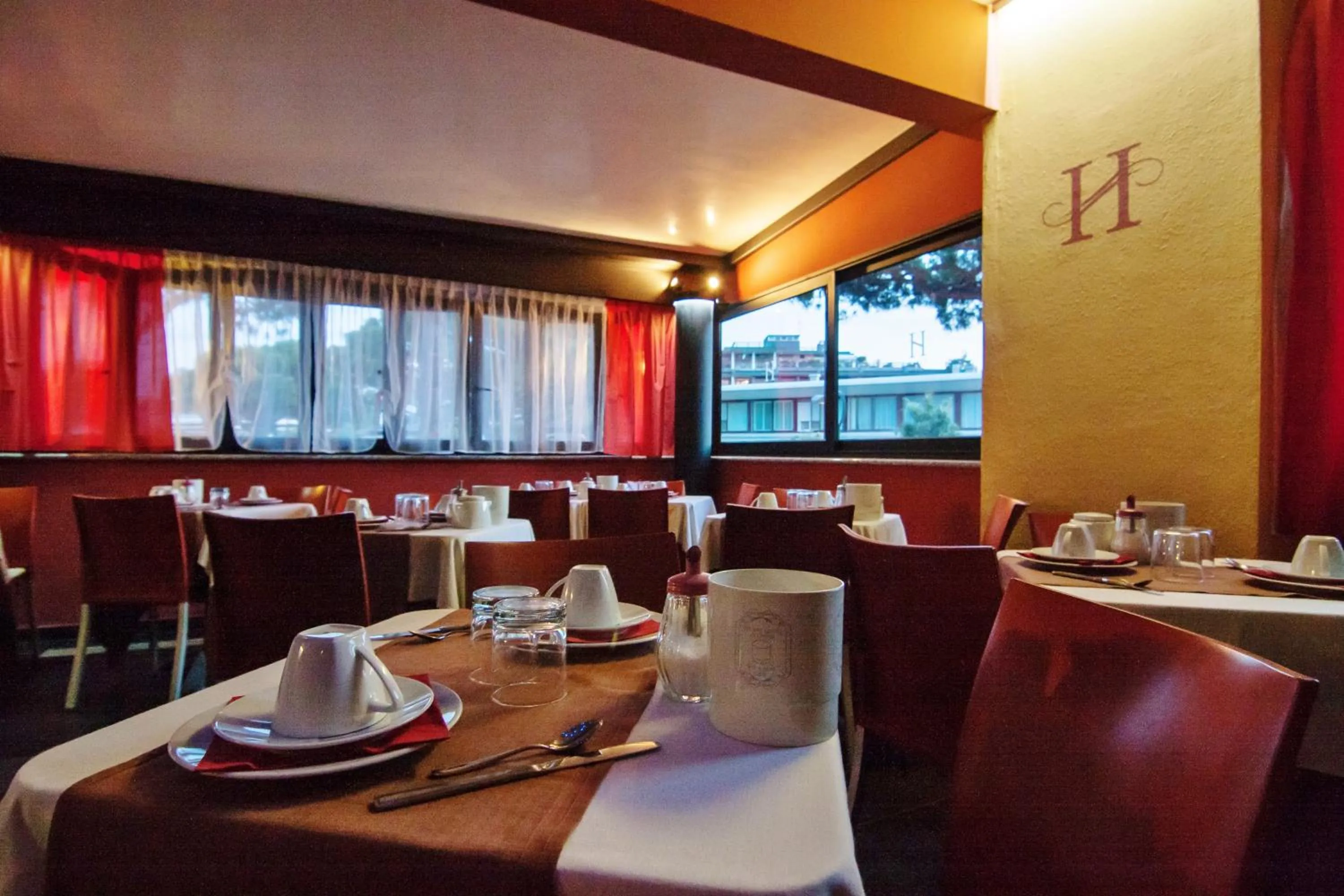 Restaurant/places to eat in Hotel Savoia