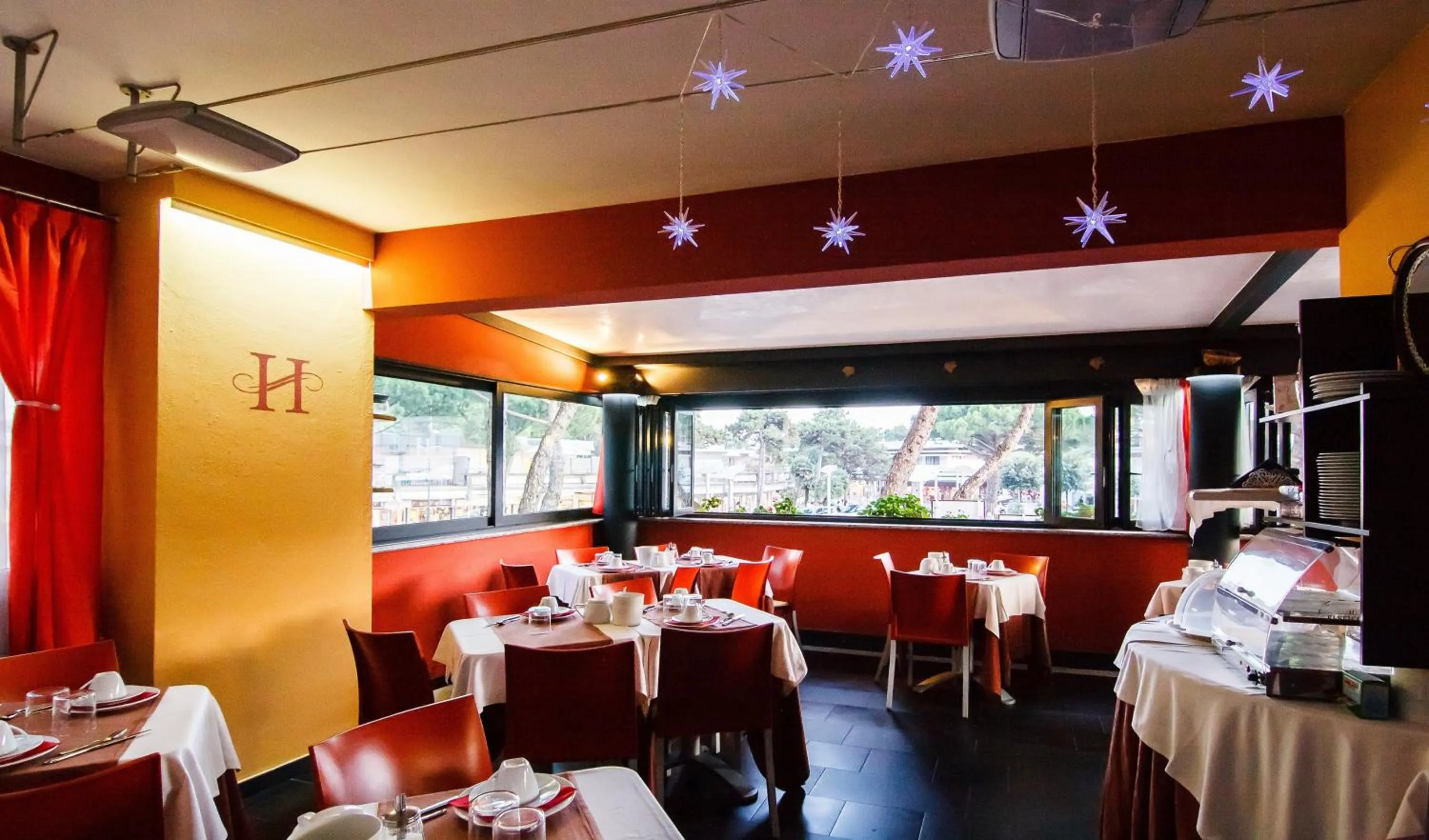 Restaurant/places to eat in Hotel Savoia