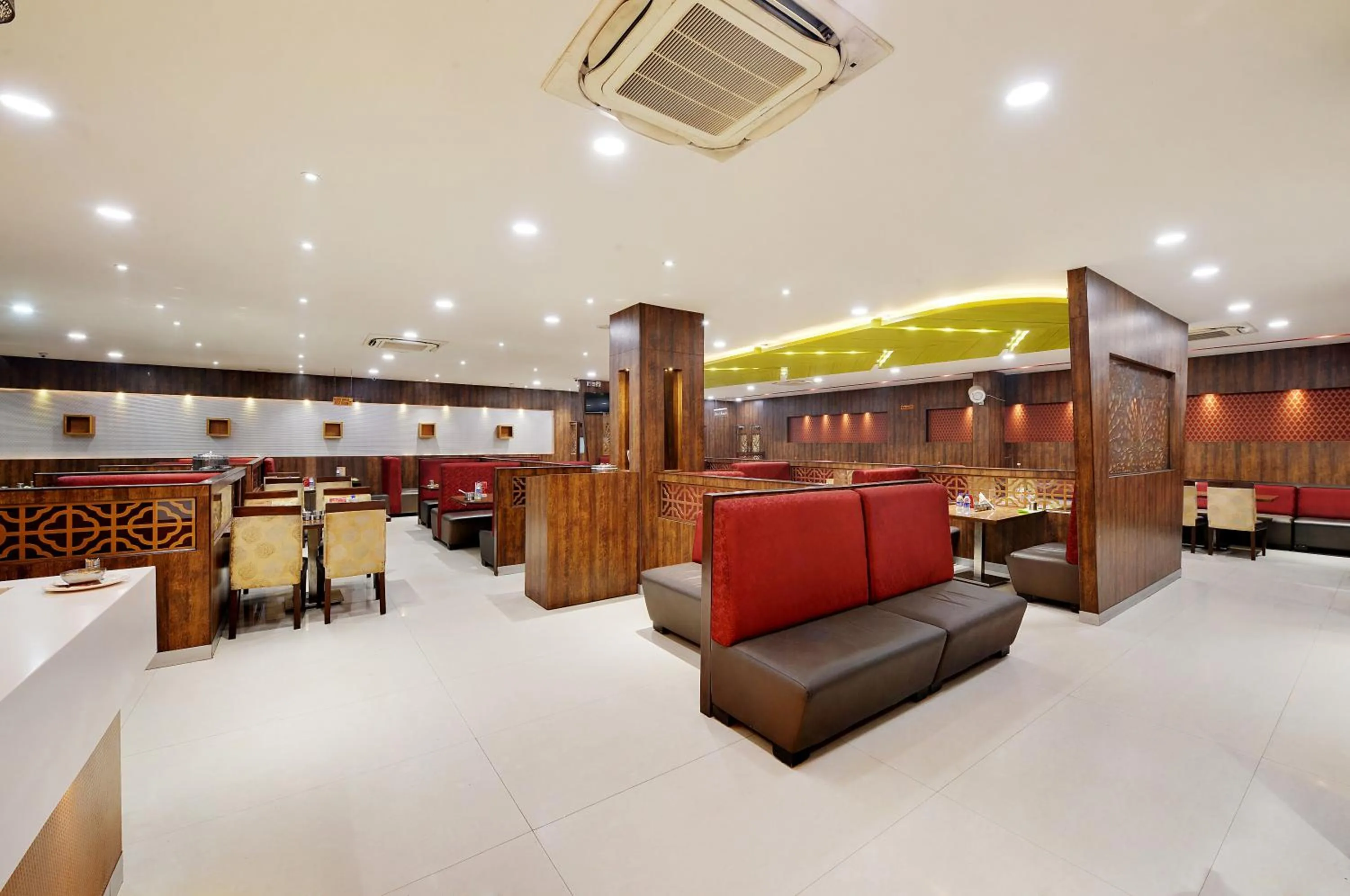 Restaurant/places to eat in La Sara Gateway