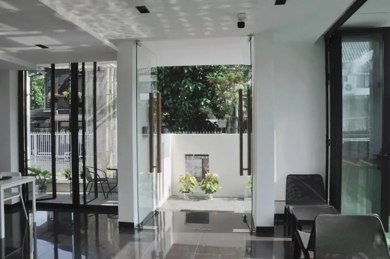 Property building in NANEE Phra Singh Property building in NANEE Phra Singh