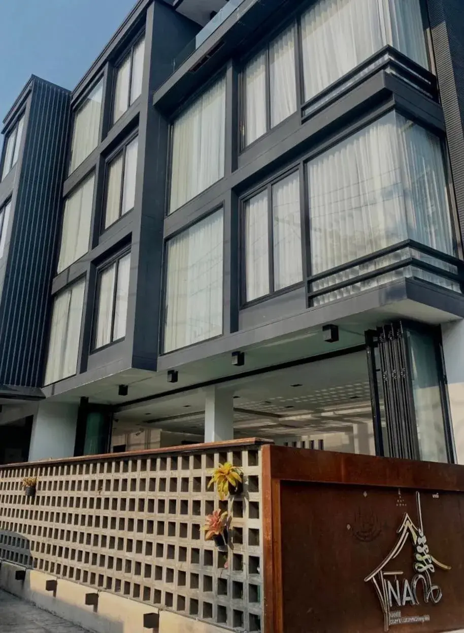 Property building in NANEE Phra Singh Property building in NANEE Phra Singh