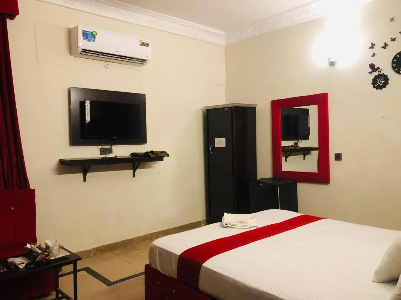 Bed in Hotel Royal Grand