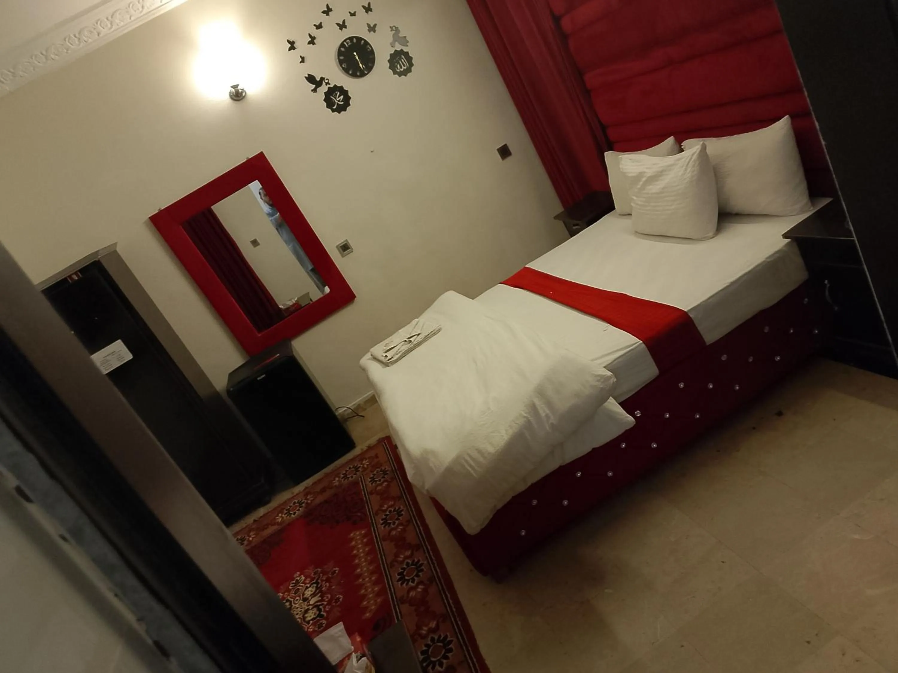 Bed in Hotel Royal Grand