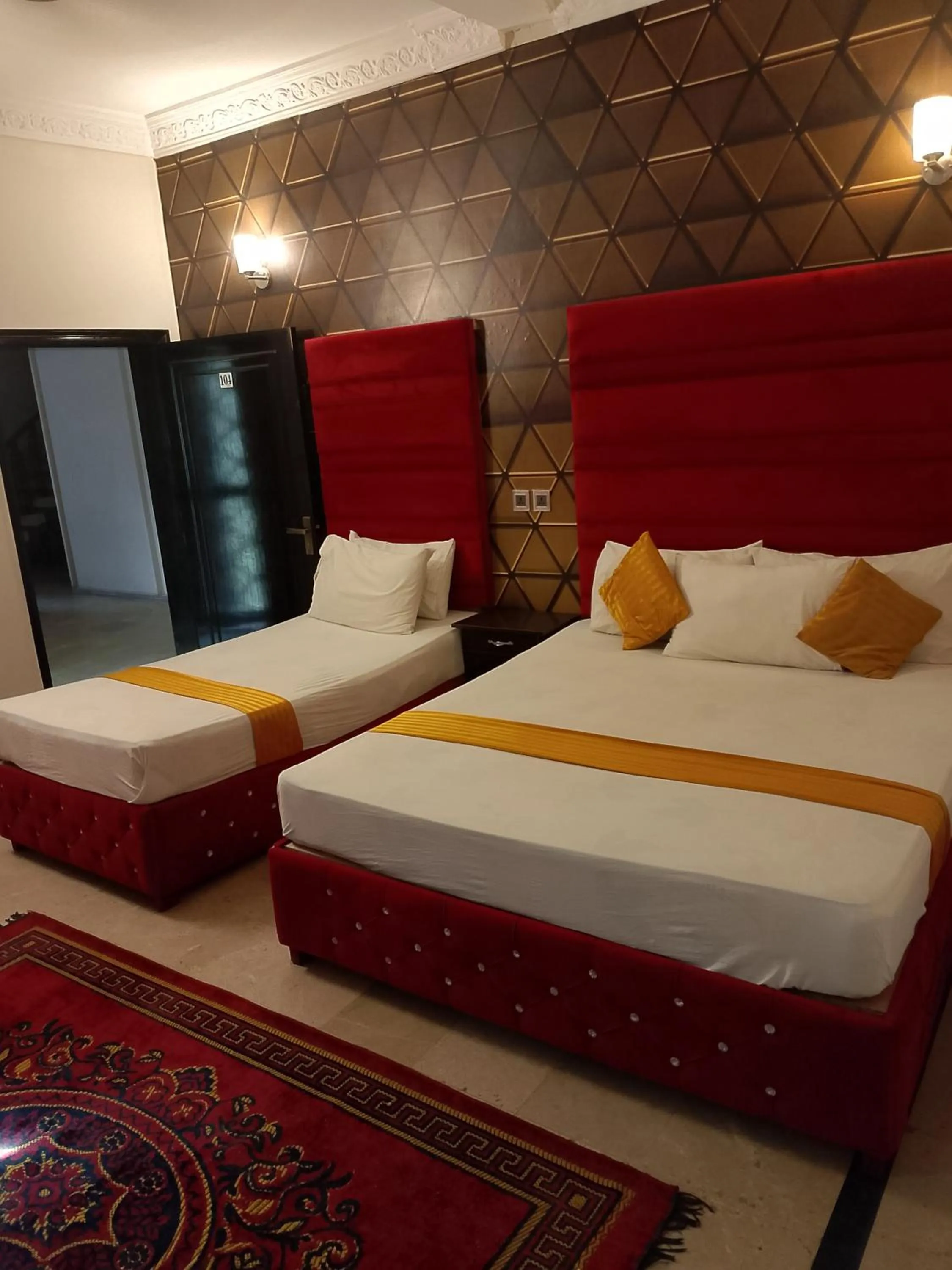 Photo of the whole room, Bed in Hotel Royal Grand