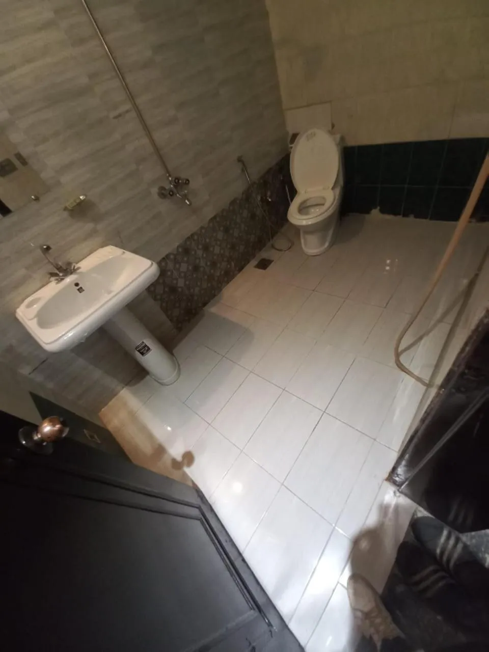 Toilet in Hotel Royal Grand