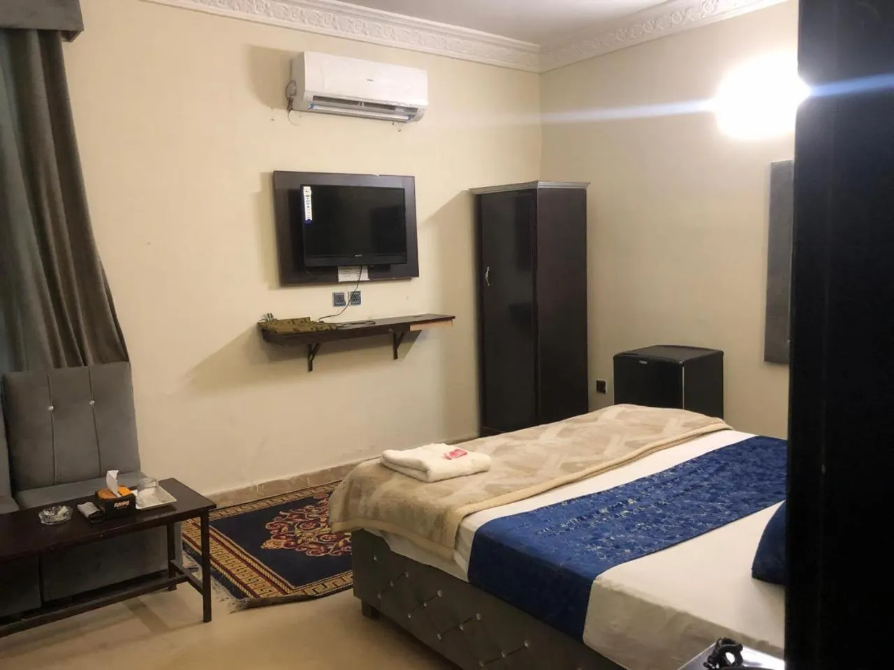 Bed in Hotel Royal Grand