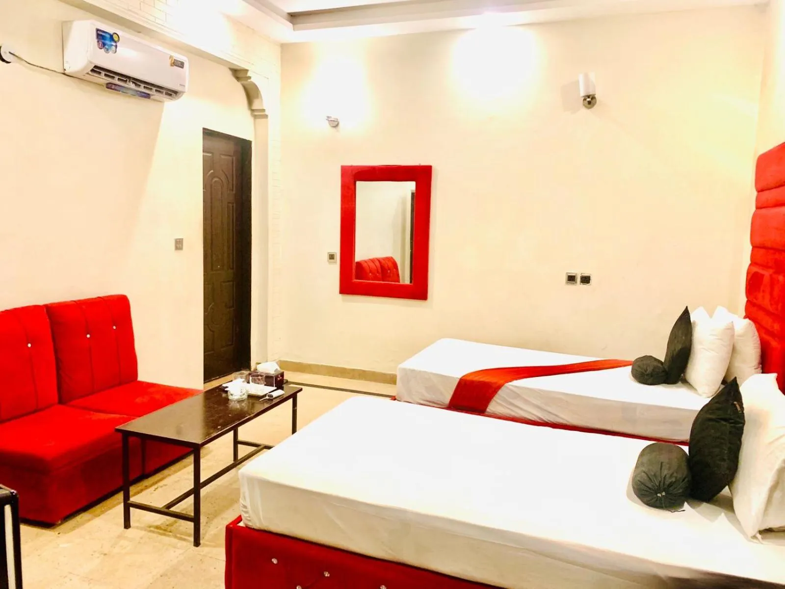 Bed in Hotel Royal Grand