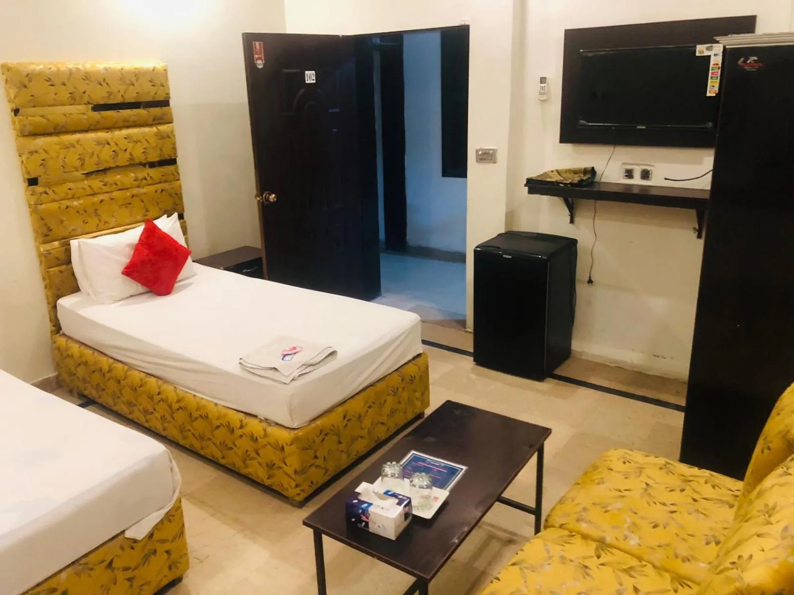 Bed in Hotel Royal Grand