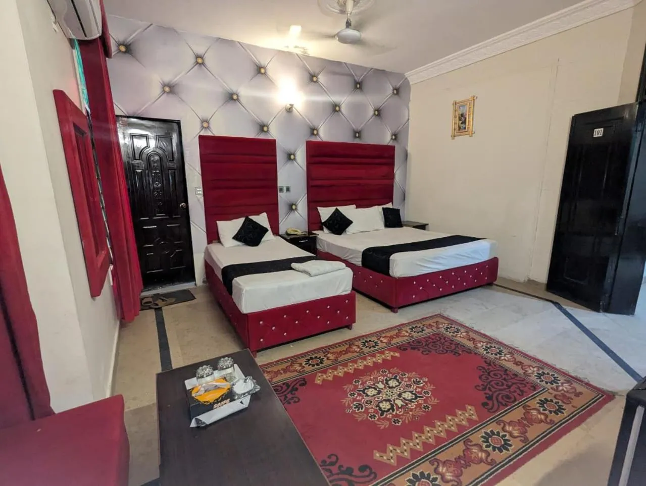 Bed in Hotel Royal Grand