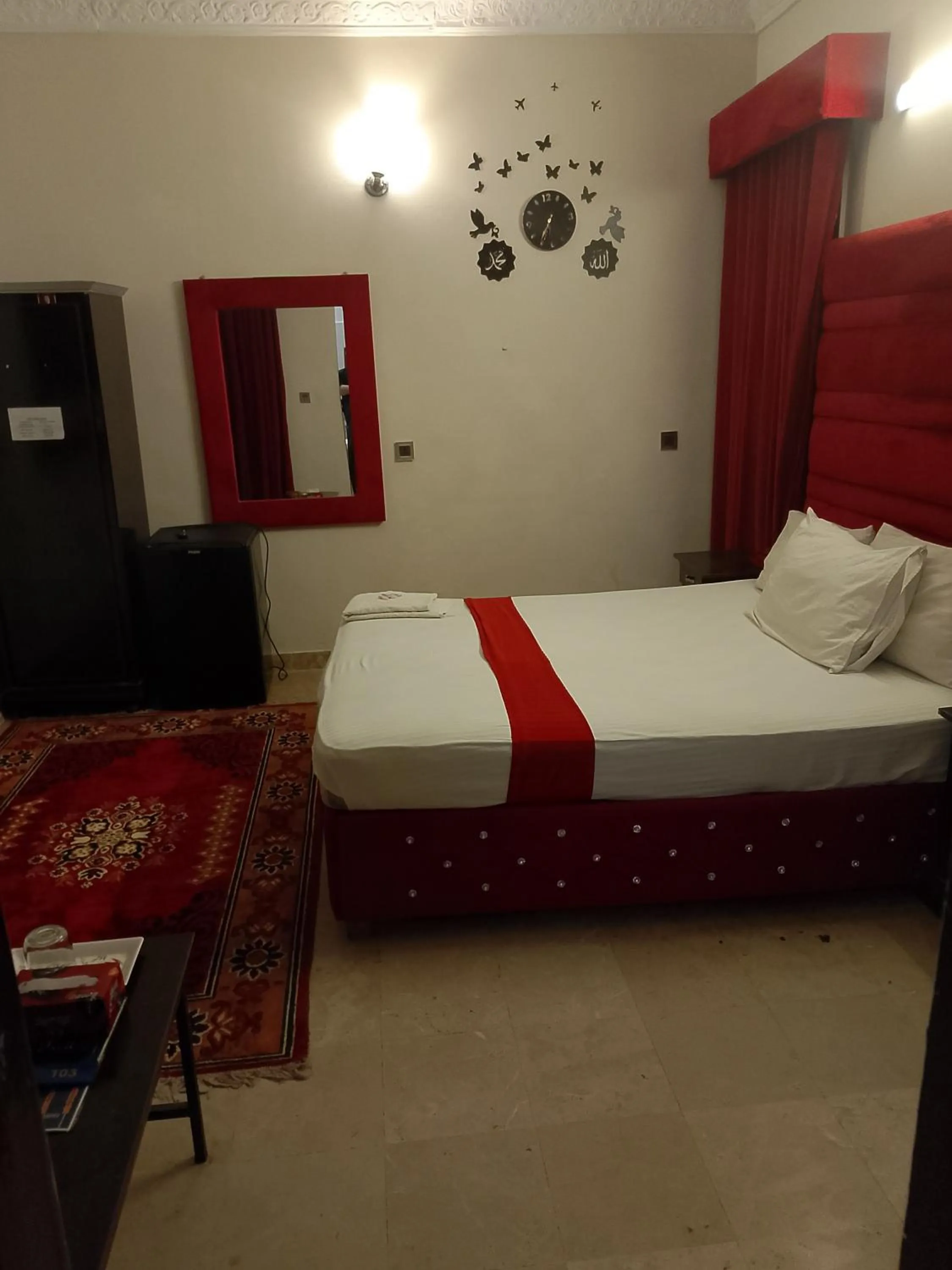 Bed in Hotel Royal Grand