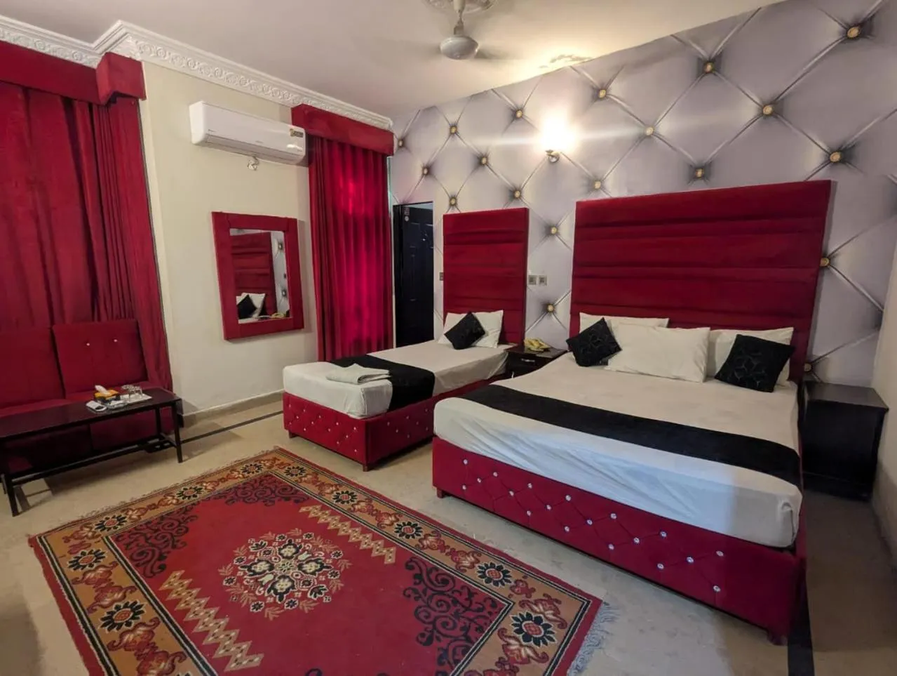 Bed in Hotel Royal Grand