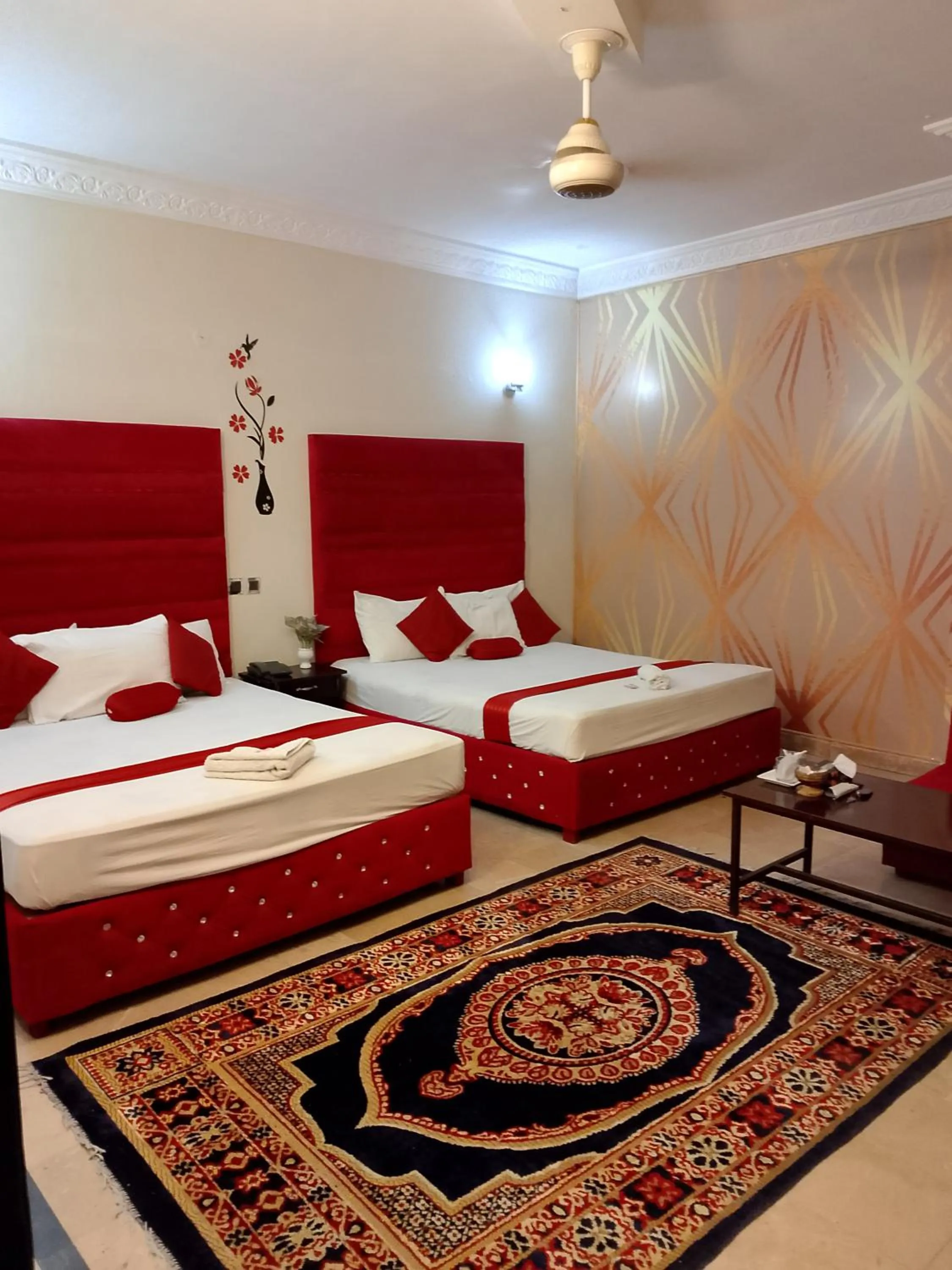 Photo of the whole room, Bed in Hotel Royal Grand