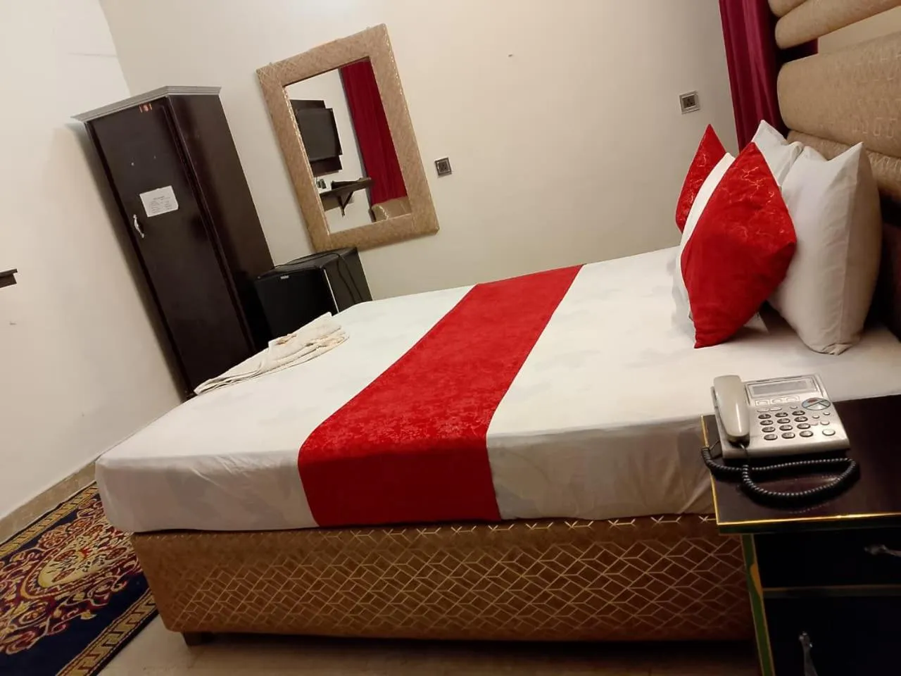 Bed in Hotel Royal Grand