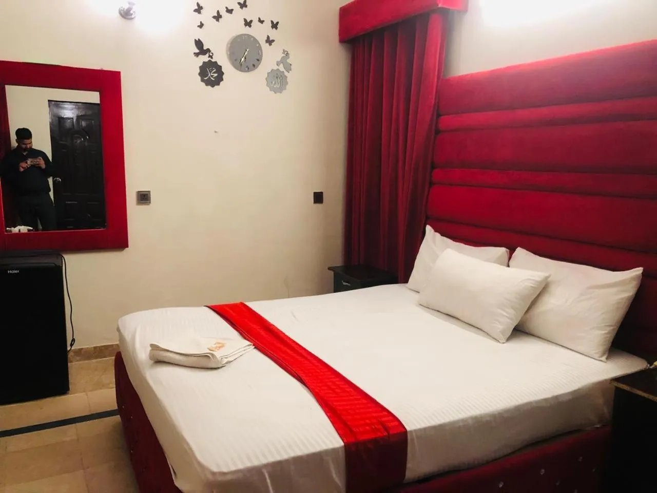 Bed in Hotel Royal Grand