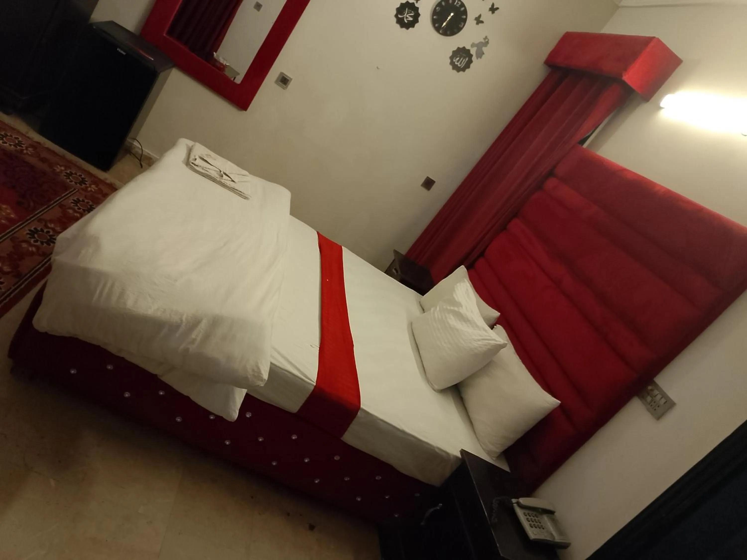 Bed in Hotel Royal Grand