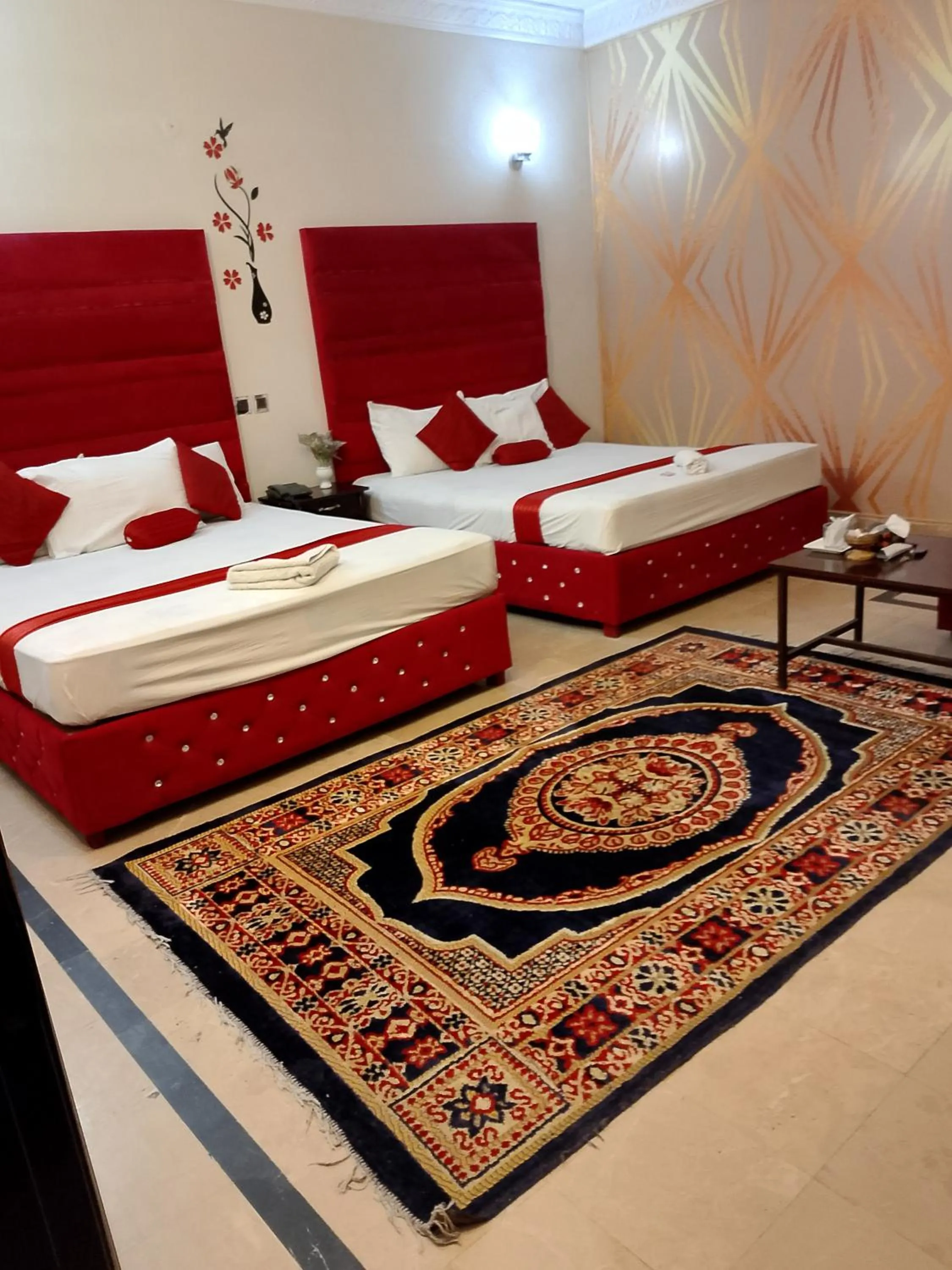 Photo of the whole room, Bed in Hotel Royal Grand