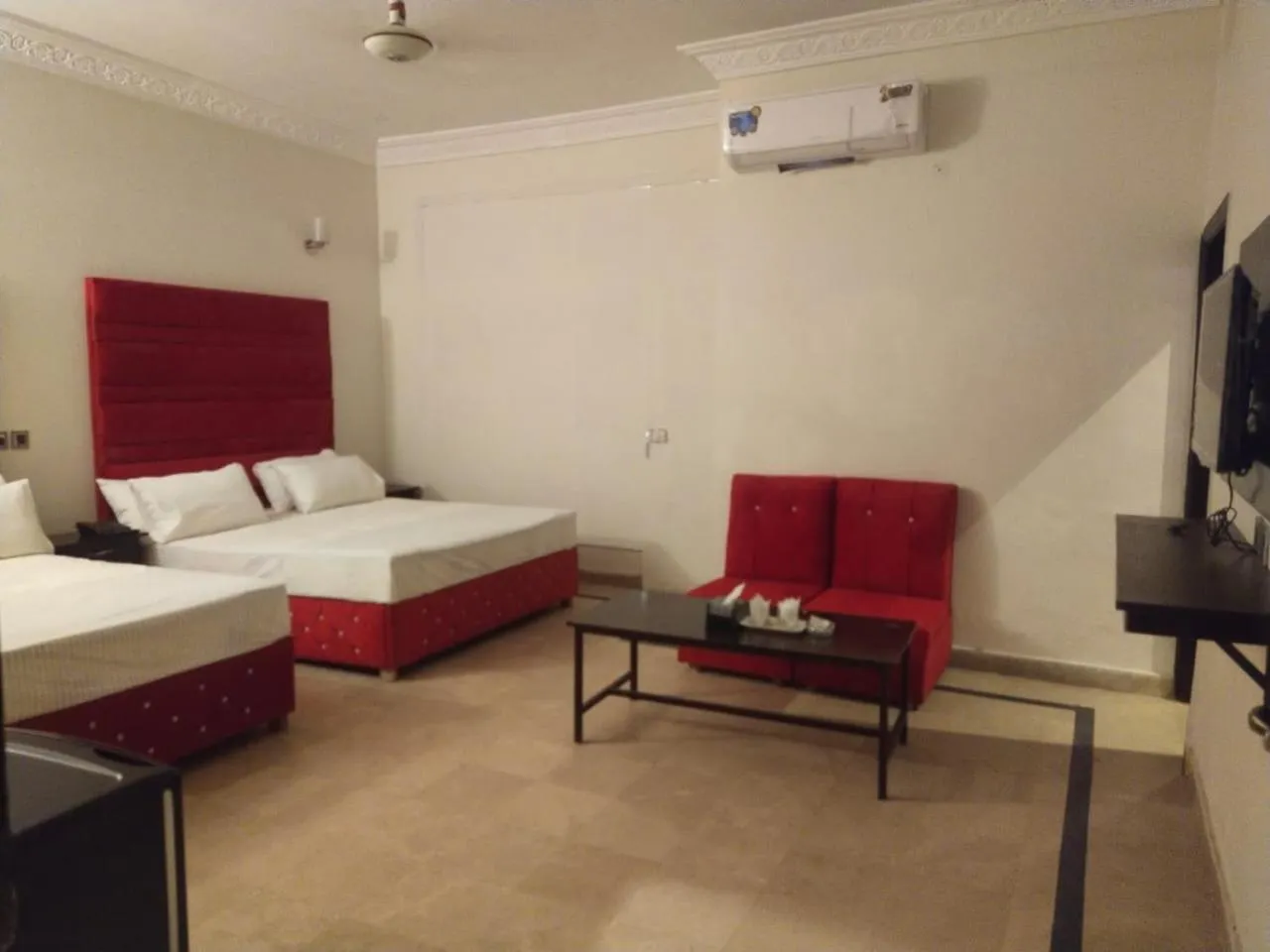 Bed in Hotel Royal Grand