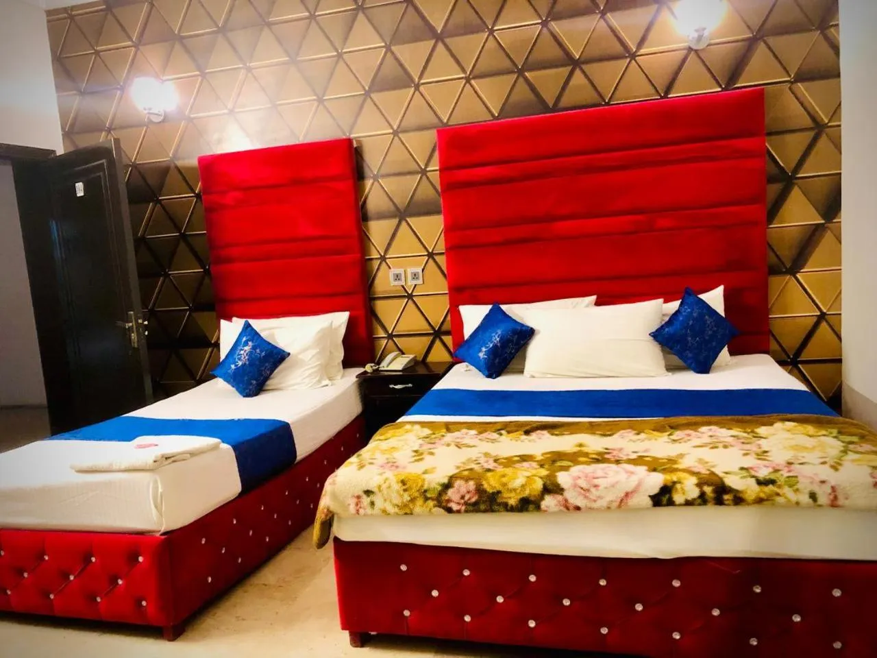 Bed in Hotel Royal Grand