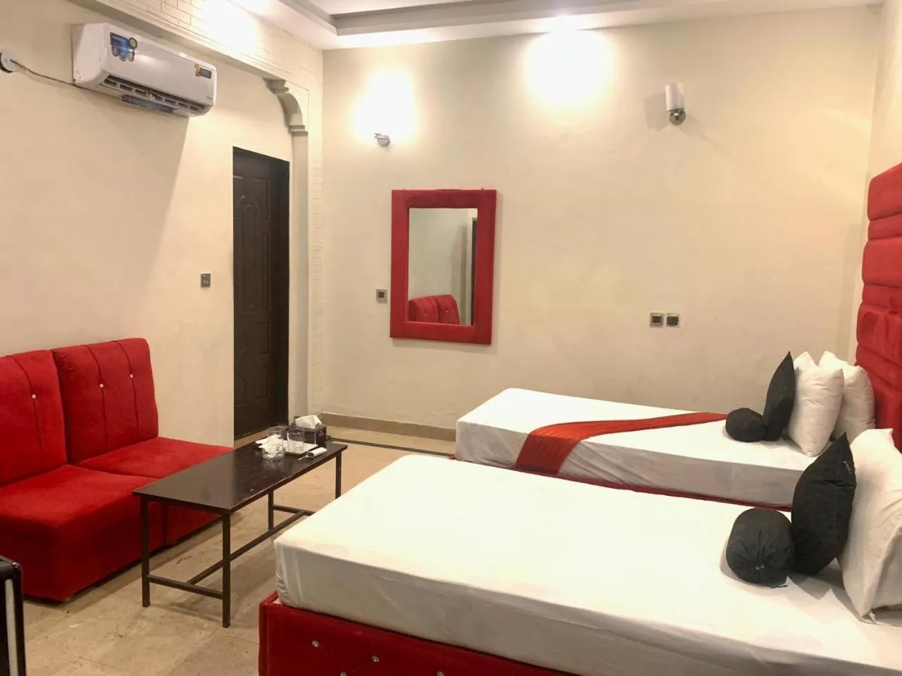 Bed in Hotel Royal Grand