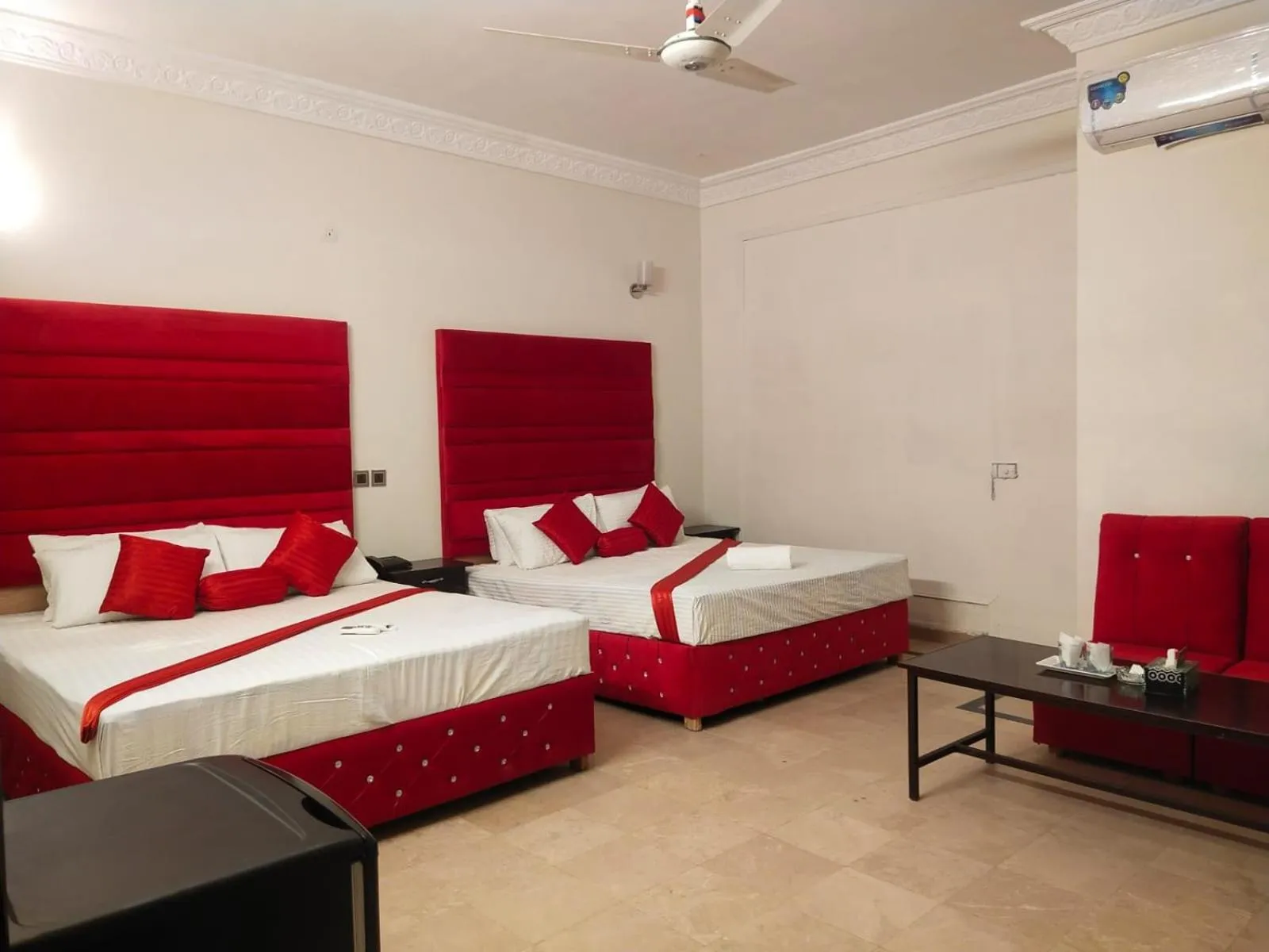 Bed in Hotel Royal Grand