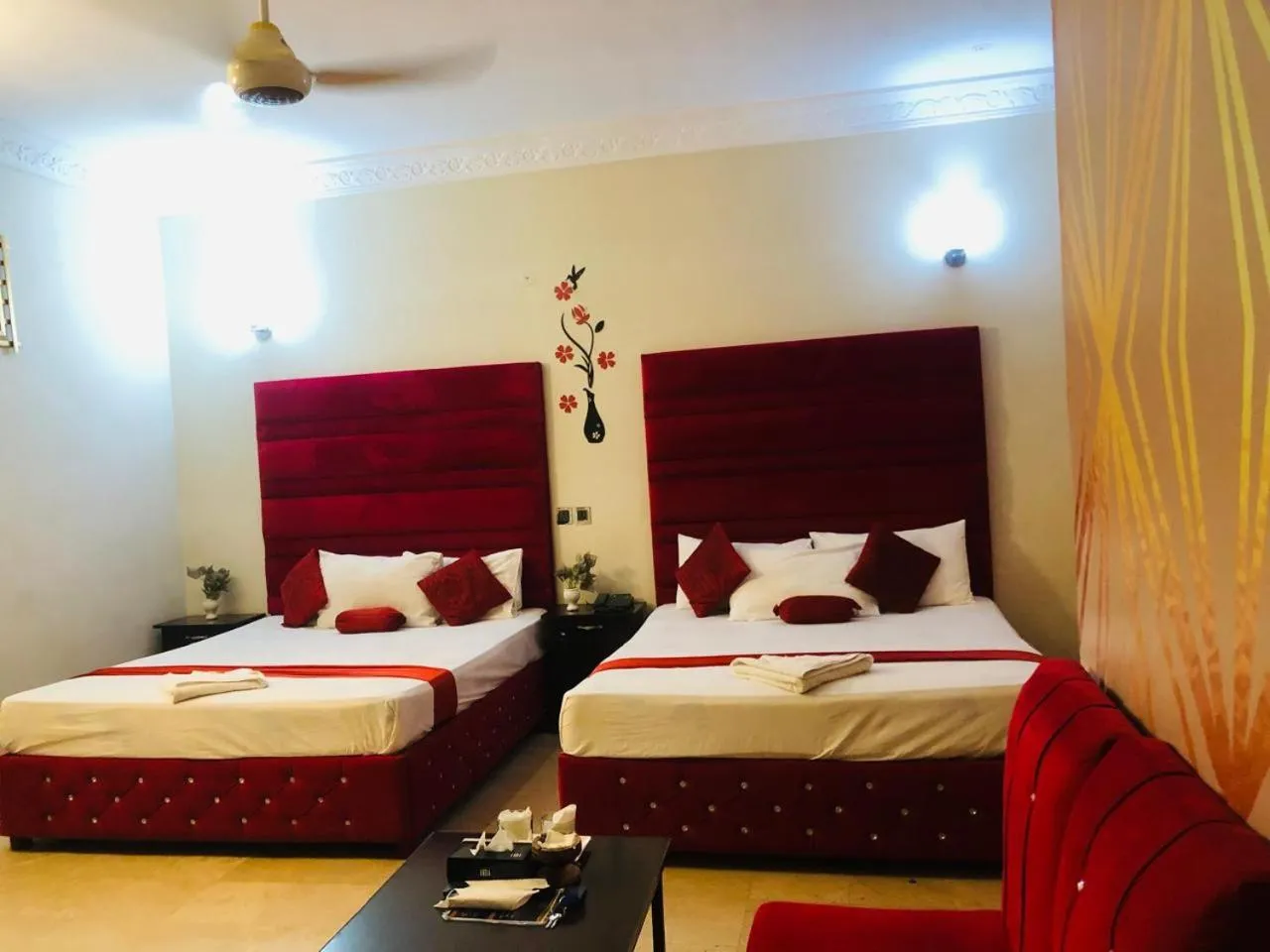 Photo of the whole room, Bed in Hotel Royal Grand