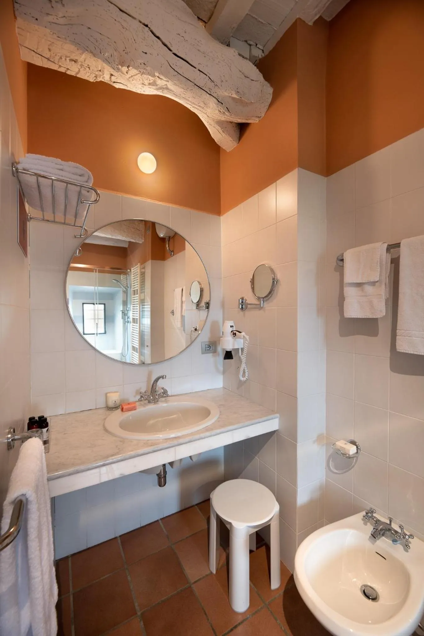 Bathroom in La Pensione di Vignamaggio