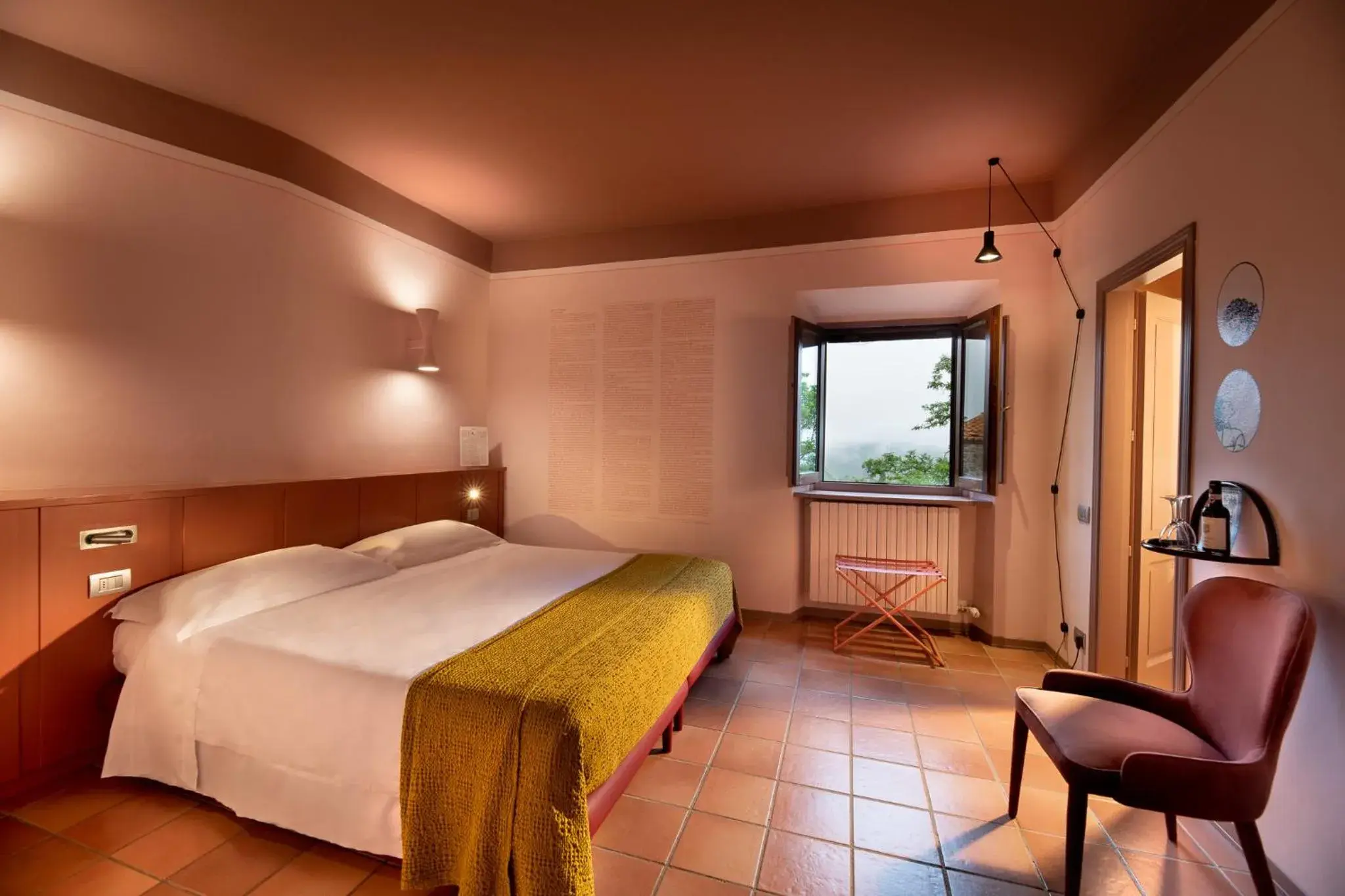 Photo of the whole room, Bed in La Pensione di Vignamaggio Photo of the whole room, Bed in La Pensione di Vignamaggio