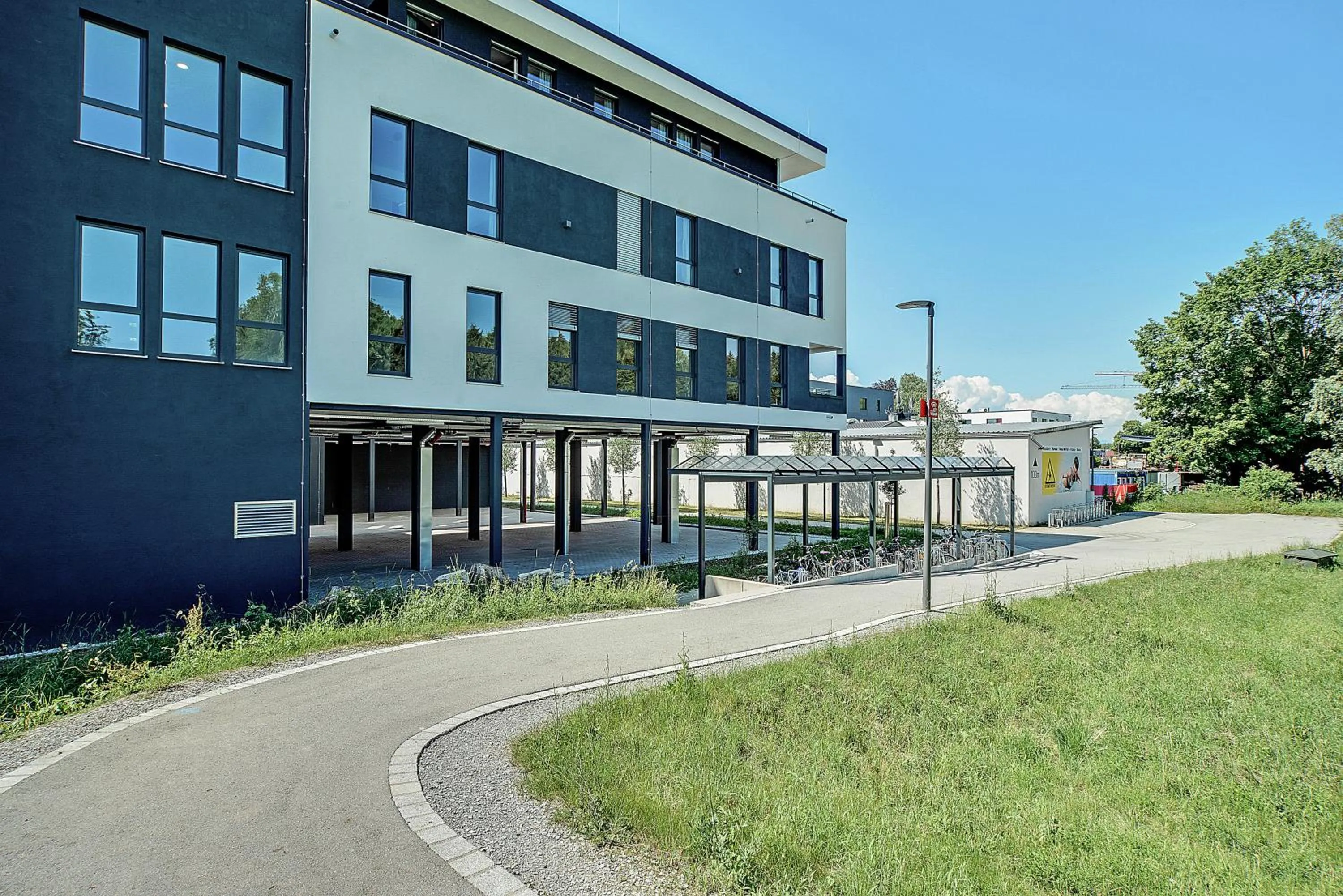 Property building in BRIGHT: Rosenheim Aicherpark