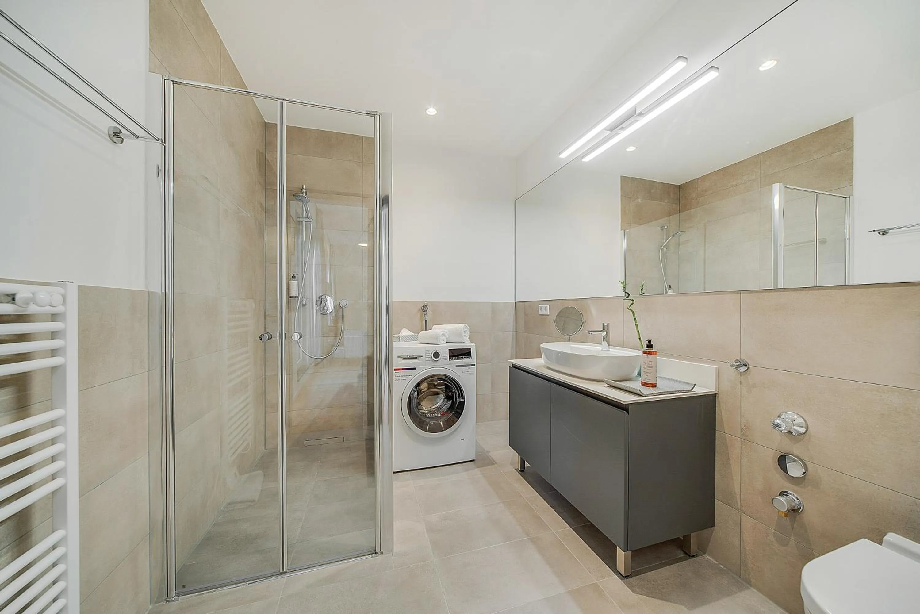 Bathroom in BRIGHT: Rosenheim Aicherpark