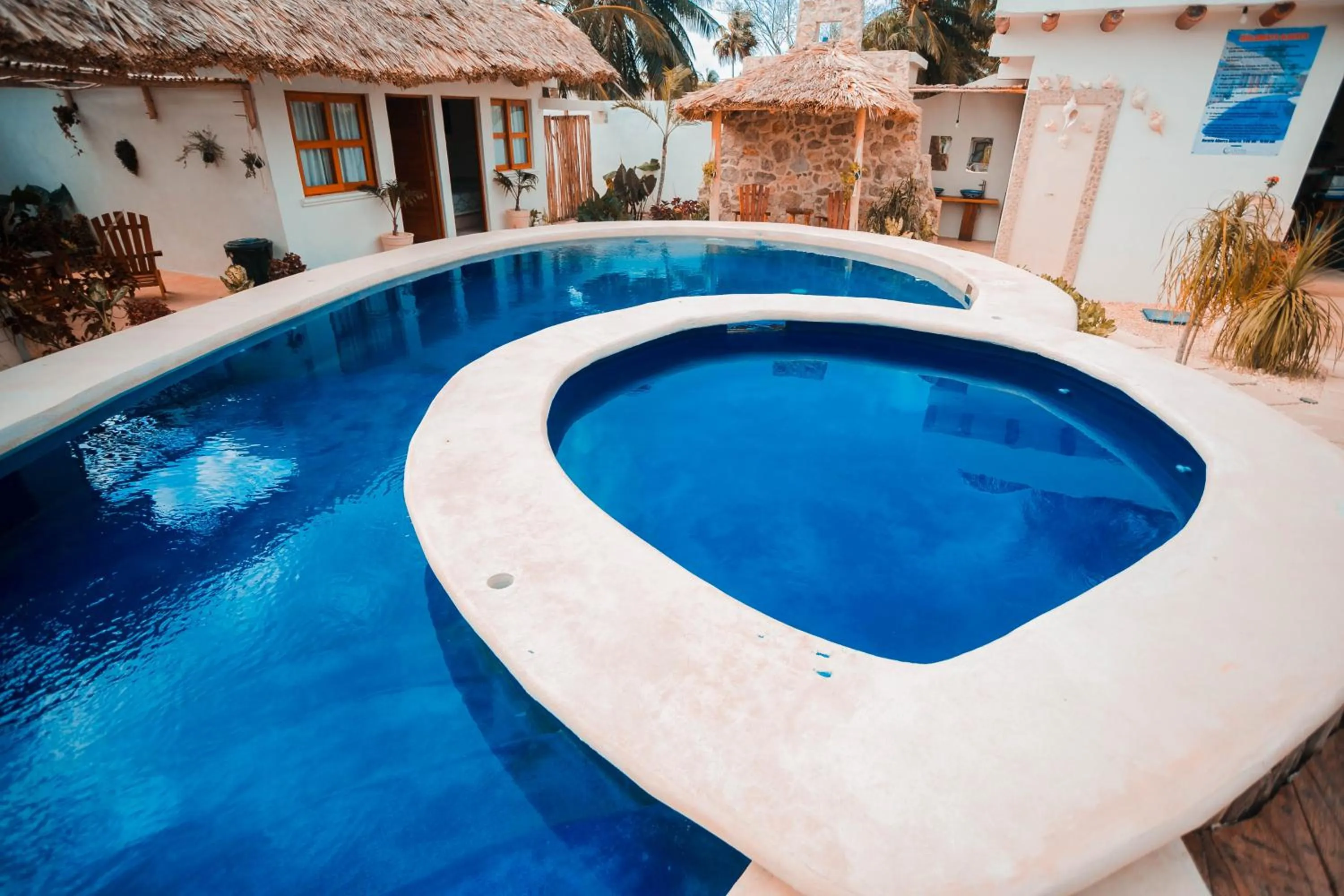 Swimming pool in Villas Ixchel