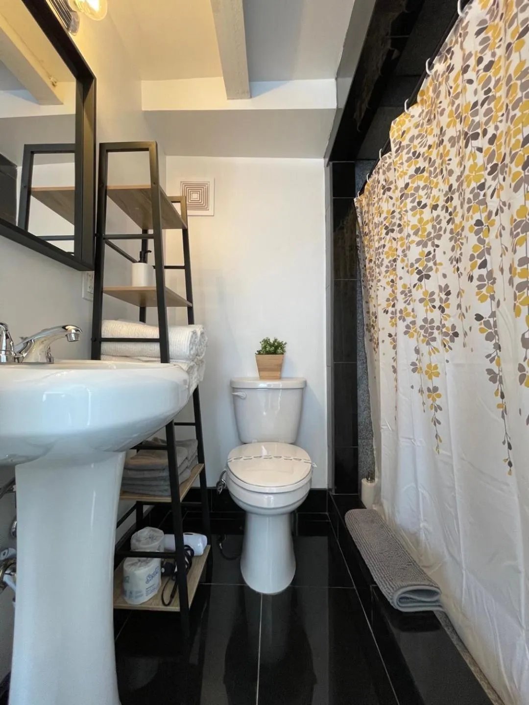 Toilet in Hotel and the City, Rooftop City View