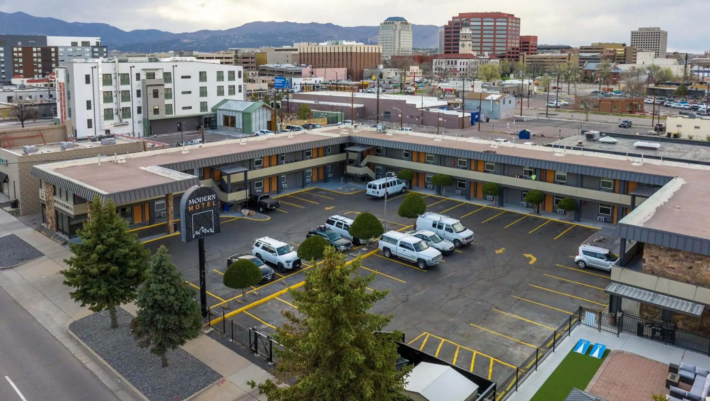 Bird's eye view in Modern Motel Bird's eye view in Modern Motel