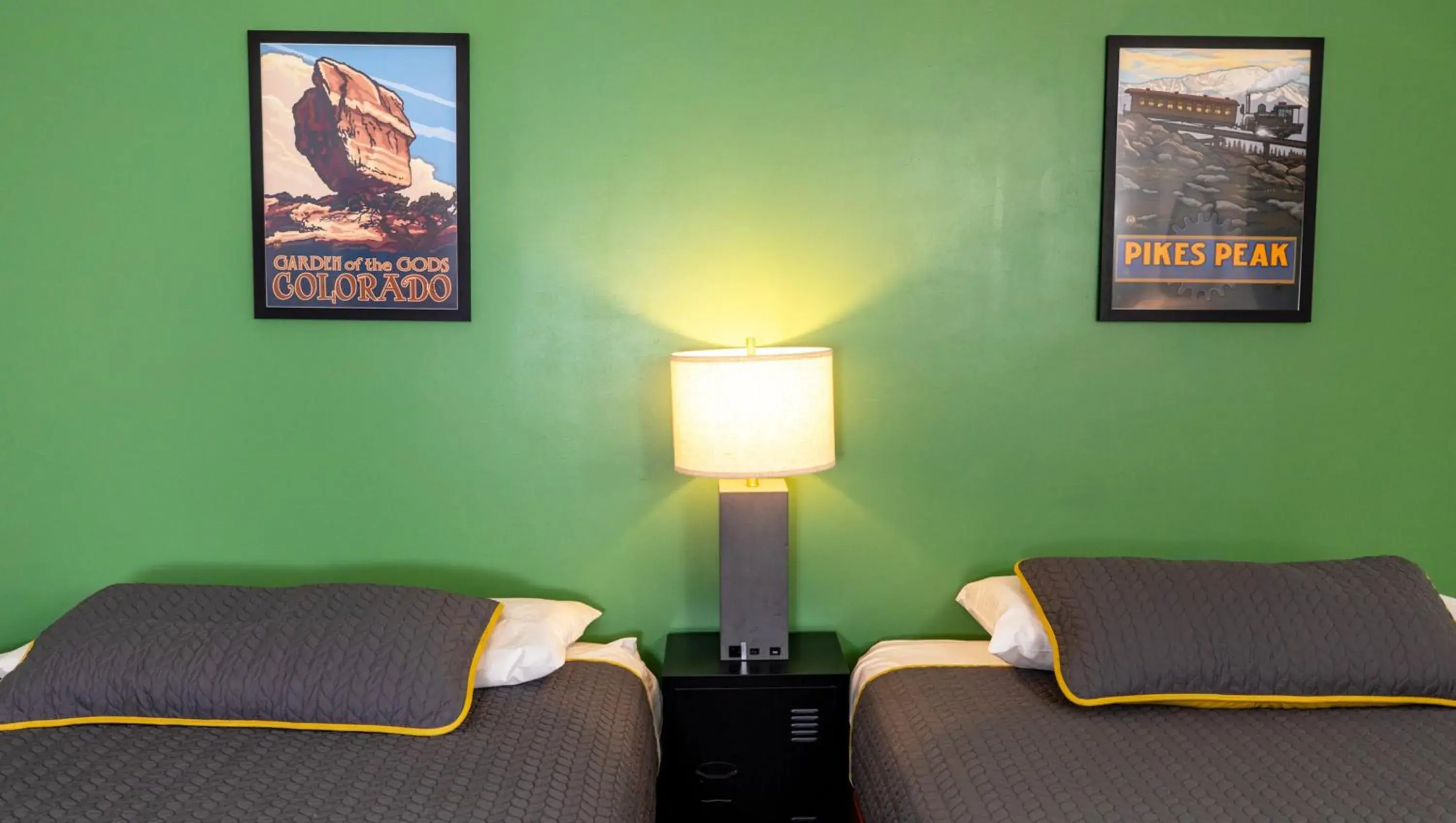 Bedroom, Bed in Modern Motel Bedroom, Bed in Modern Motel