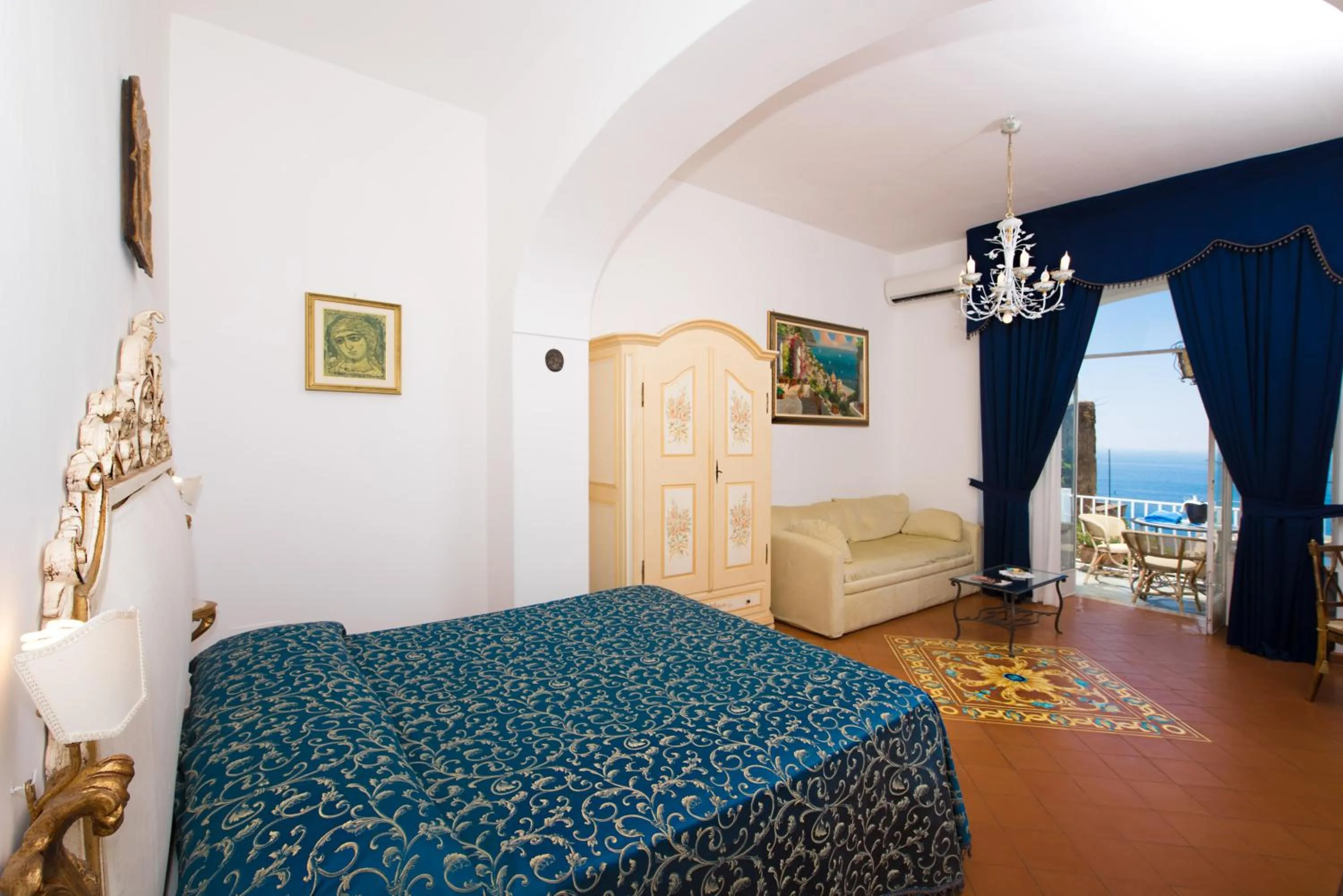 Photo of the whole room in La Rosa Dei Venti